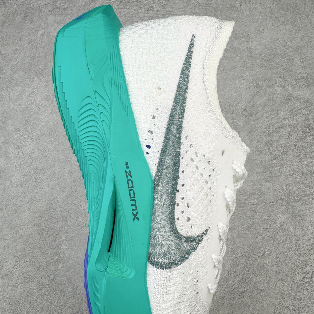 ＃纯原福利‼️
💰150 合作私
NK Zoom VaporFly Next 3% 编织飞线马拉松三代超级休运动跑鞋 泰光zp订单 真碳加持 保留了NK Systeml的突破性产品科技 且在这个基础上搭载了NK Flyknit鞋面 让这双为比赛竞速而打造的战靴更加轻盈、透气突破性的Zoom X泡棉带来NK跑步至今为止最为出色的能量回馈 
Size 详情看库存！
