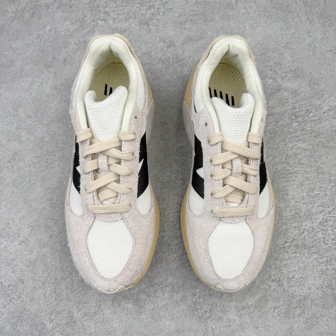 图片[2]-＃总裁 AURALEE x New Balance Warped Runner NB新百伦联名低帮复古老爹风休闲运动慢跑鞋 原楦开发版型 采用环保纤维革拼接透气网眼衬垫织物鞋面材质 T-Beam大底提供足步弓支撑 保持步态稳定后跟搭载外露缓震胶 破坏解构做旧有内味了 以极简主义美学闻名的日本时尚品牌 AURALEE 在巴黎时装周 2024 年春夏时装秀上推出了与 New Balance 的全新合作鞋款 Warped Runner 采用网布和奢华绒面革覆盖层 侧面的同色系「N」标志是对 New Balance 品牌的微妙致敬 同时配有同色系模压 FuelCell 泡沫中底和橡胶外底 此次合作是两个品牌共同致力于简约设计的完美典范 是日常穿着的绝佳选择 尺码：36 37 37.5 38 38.5 39.5 40 40.5 41.5 42 42.5 43 44 44.5 45 46.5-选品中心