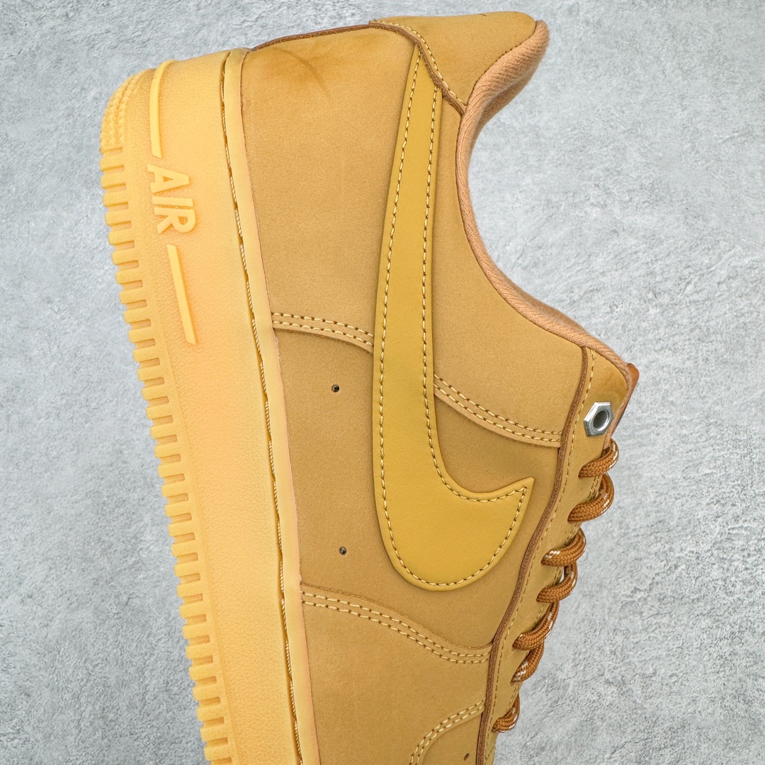 图片[6]-零售💰240 ＃G版纯原 NK Air Force 1 Low 07 LV8 \”Wheat Flax\” 空军一号低帮 小麦色 CJ9179-200 同步官方2022全新版本 全新翻盖原盒配件 不规则波浪大底咬花 全鞋电脑针车 工整有序 视觉效果满分 原厂拉帮手法 标准四线 密度针距针孔大小控制到位 原装反口里网布海绵 正确卡色网眼大小 新版鞋撑改用纸团代替 原厂港宝加持完美还原灵魂版型 原盒原配从里到外百分百还原 原厂全头层原厂皮料 原标原盒 内置Sole气垫 中底白色背胶 中底划线 已经无限的接近公司 原厂楦头 原厂刺绣 后跟弧度修正 独家私模最大开发到48.5 尺码：35.5 36 36.5 37.5 38 38.5 39 40 40.5 41 42 42.5 43 44 44.5 45 46 47.5 48.5 编码：by2936040-运动鞋