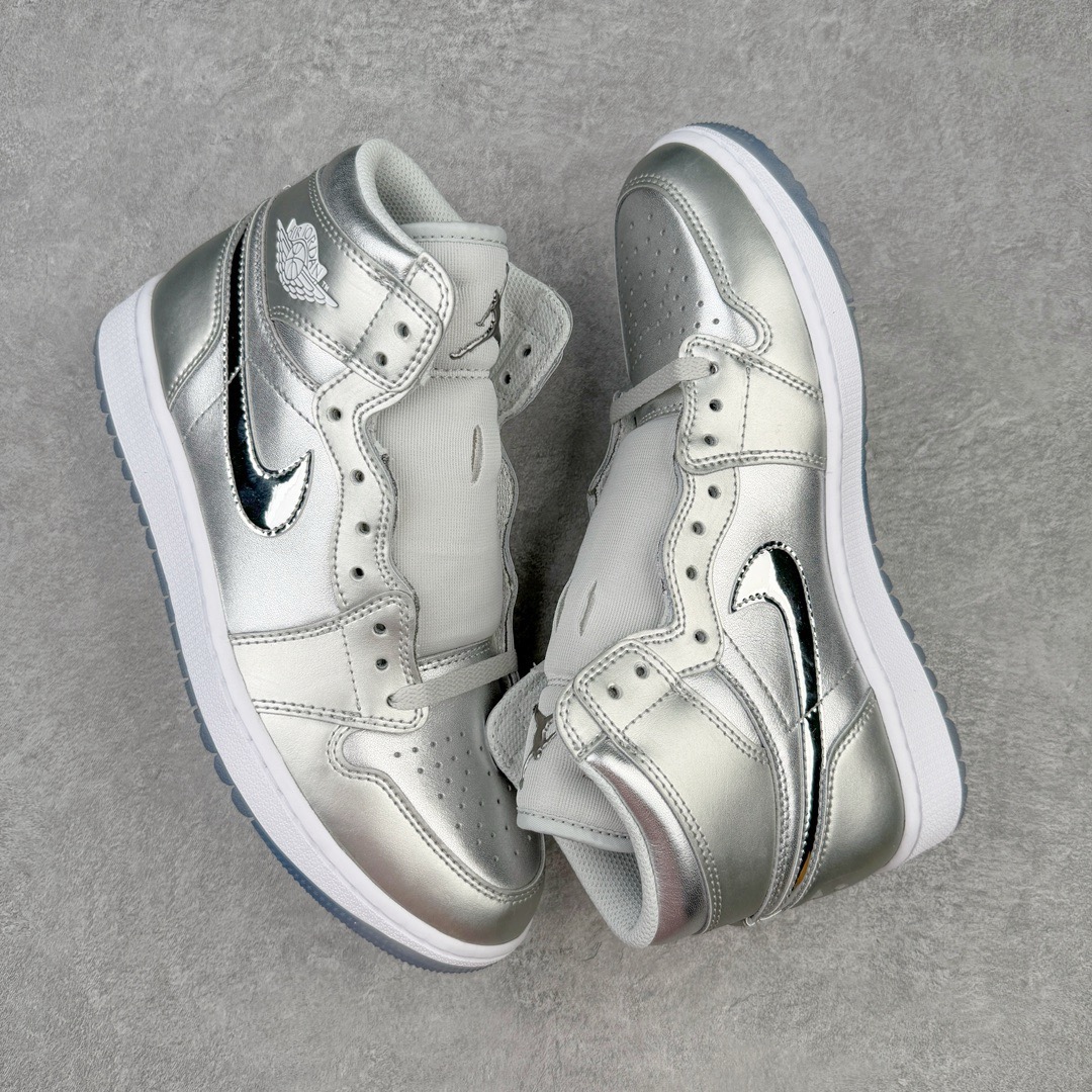图片[3]-＃KZ神版莞产 Air Jordan AJ1 Retro Golf 高尔夫液态银 FD6815-001 外贸特供批次 终端控货优势输出 新配色不断更新开发 市场中端王者 全套原纸板楦头开发 确保原汁原味 完美呈现一代版型 一比一鞋头弧度高度鞋身弧度 此版本只针对中端市场 细节品控鞋型随意秒杀市面同价位 鞋型完美 不臃肿别扭 头层皮料加持 用料绝不含糊 进口玻璃冲刀皮料裁剪零毛边 电脑针车工艺 超高鞋面清洁度 最高QC检验标准 控制溢胶瑕疵 原盒原配 飞翼3D高频深度立体 工艺方面大到整体鞋型 漏斗收腰 底线拉帮 LOGO立体程度 小到针眼排布 载片对称 冲孔效果 鞋标规范 鞋垫背胶等等 无一不是口碑收割 每双都是一个回头客 尺码：36 36.5 37.5 38 38.5 39 40 40.5 41 42 42.5 43 44 44.5 45 46 47.5-选品中心