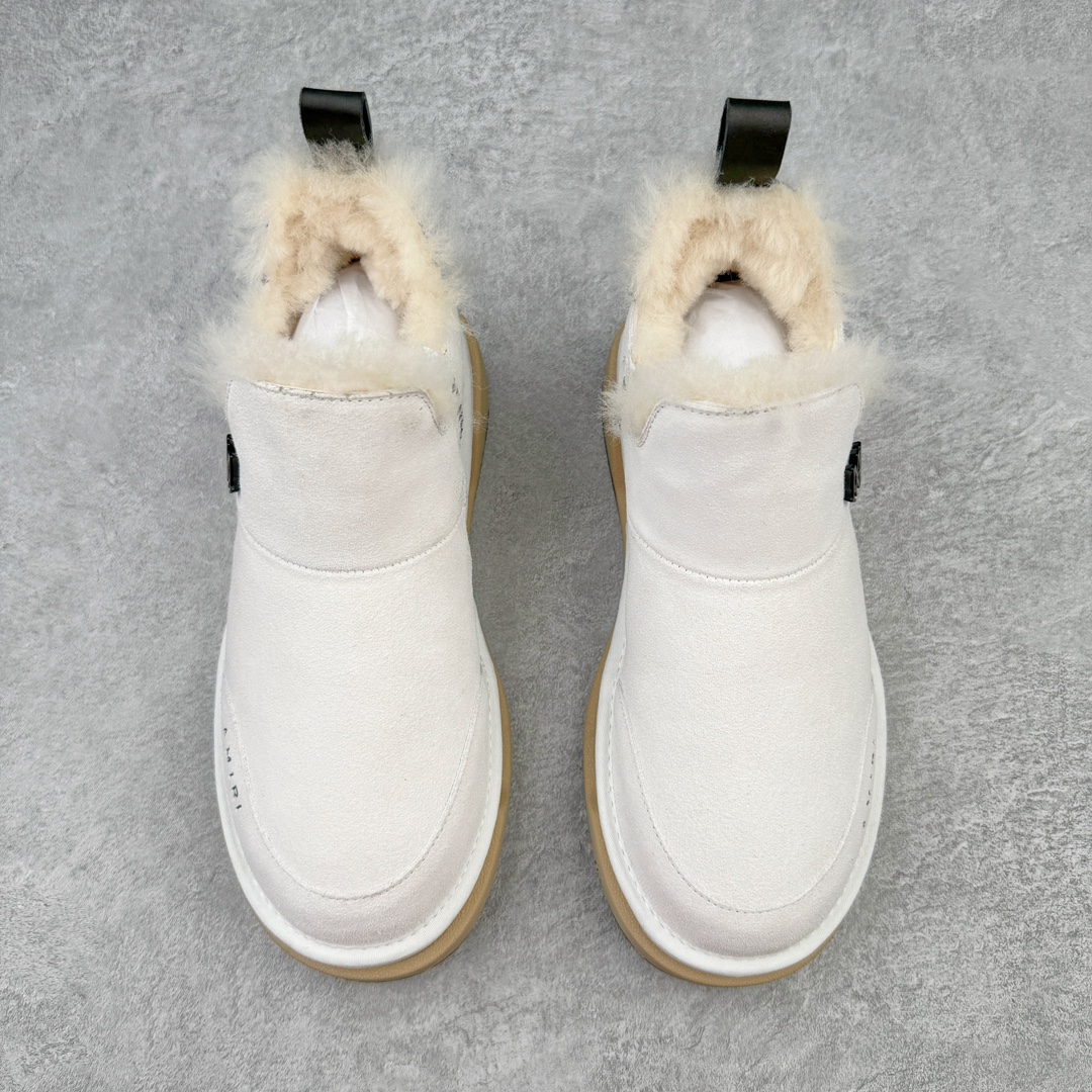 图片[2]-AMIRI埃米尔2023s冬季最新雪地靴系列 AMIRI是来自美国的潮流品牌 迅速走红国际时装界的一个年轻品牌 国内由©️陈冠希 ®️杨幂上脚后呈爆火状态 官网一度出现断货情况 品牌所致力打造潮流的风格 毛鞋的保暖性结构搭载日系风格 鞋子整体轻盈不显笨重 颜值与舒适度并存 ❶面料：原版定制水染牛皮 ❷内里：原版进口羊毛 ❸垫脚：原版进口羊毛 ❹大底：原版开模TPU防滑大底 ❺包装：定制原版全套包装 ❻尺码：35-40-选品中心