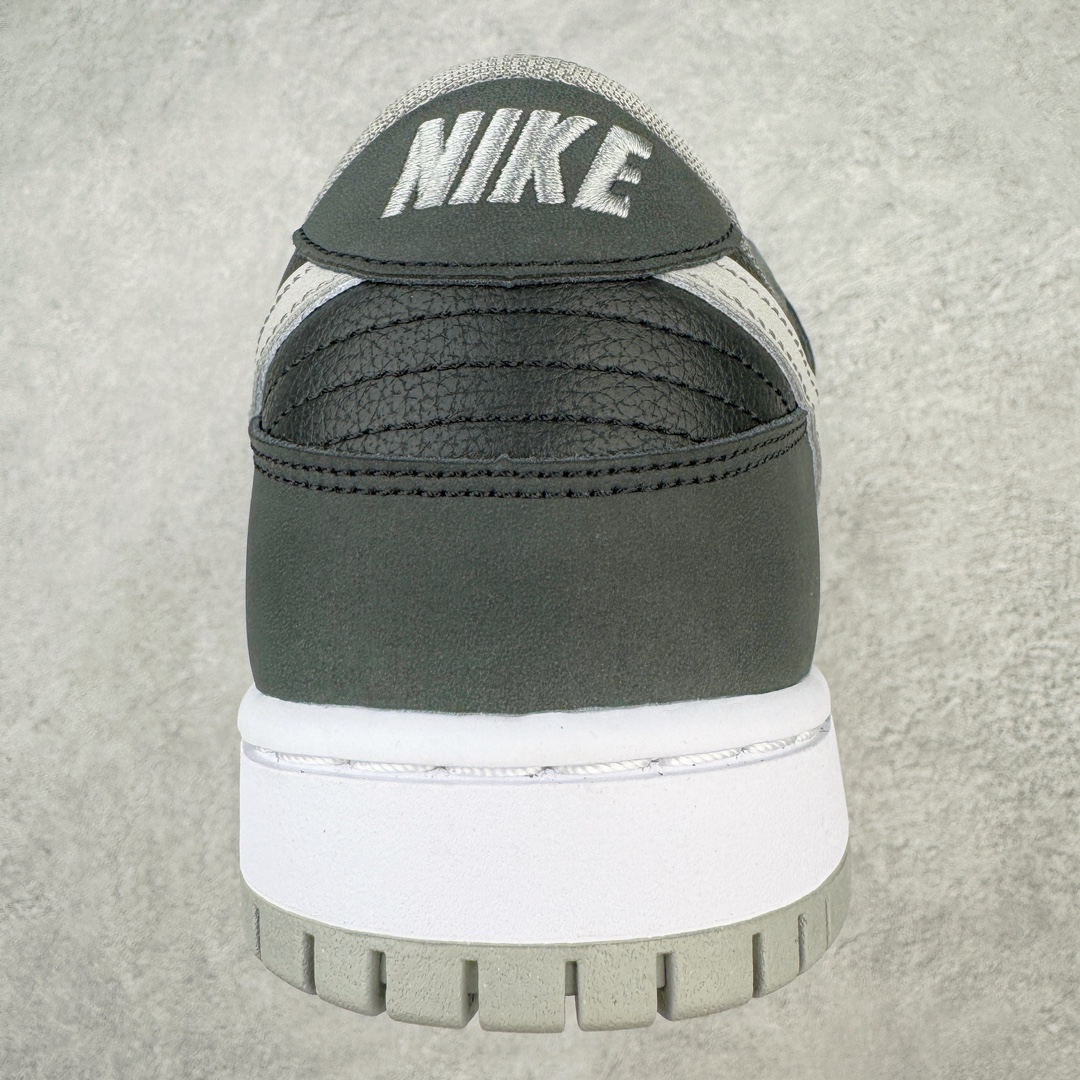 图片[8]-零售💰270 ＃G版 NK SB Dunk Low J-Pack \”Shadow\” 影子灰 货号：BQ6817-007 毫无疑问市场中端王者 全码福利开炸 长期补货价格一步到位 毫无疑问市场中端王者 实力大厂出品 新配色陆续开发 利润个位数只为口碑 全套原纸板楦头开发 确保原汁原味 完美呈现DUNK版型 一比一鞋头弧度高度鞋身弧度 此版本只针对中端市场 皮料材质有所更替 其他数据细节工艺流程均保持一致 绝不口嗨 细节品控鞋型随意对比 独家私模官方第六代原厂航空铝磨具打磨大底 鞋头坡度极致还原 无解鞋型 原盒原配 圈内天花板工艺 原厂玻璃冲刀 超高清洁度 全鞋零毛边皮料切割 原厂中底布点胶 中底布拉帮走线遵循公司 SIZE：36 36.5 37.5 38 38.5 39 40 40.5 41 42 42.5 43 44 44.5 45 46 47.5 编码：by2936070-运动鞋