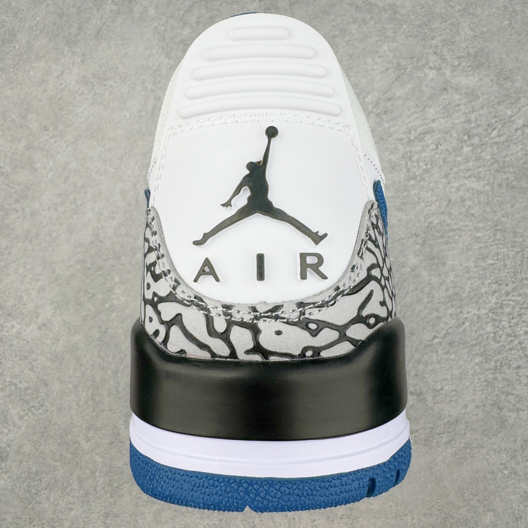 图片[8]-💰220 ＃KZ神版 Air Jordan Legacy AJ312 Low 低帮复古篮球鞋 白蓝 FV8117-141 市场最强独一档产物 全套原纸板楦头开发 原厂大底磨具加持立体防滑纹理 原档数据后跟TPU子母扣魔术贴 原装可视Air Sole气垫 原汁原味最完美的312代版型 唯一正确鞋头趴度弧度高度鞋身腰线 进口港宝加持 后跟自然饱满 全鞋荧光划线卡点 追求极致完美 每一双都是工艺品 多重QC质检 超越公司货的品控标准 实实在在的免检产品 鞋身采用了皮革材质打造 横跨鞋面的魔术贴十分吸睛 侧面的Swoosh Logo的一部分被鞋面遮挡了一部分 颇具玩味 魔术贴上标有NK标识 而鞋舌上是Jordan的经典红色飞翼Logo 后跟和鞋底均采用了AJ3的设计 后跟上同样也使用了经典的爆裂纹图案 SIZE：36 36.5 37.5 38 38.5 39 40 40.5 41 42 42.5 43 44 44.5 45 46 47.5 编码：by2936090-运动鞋