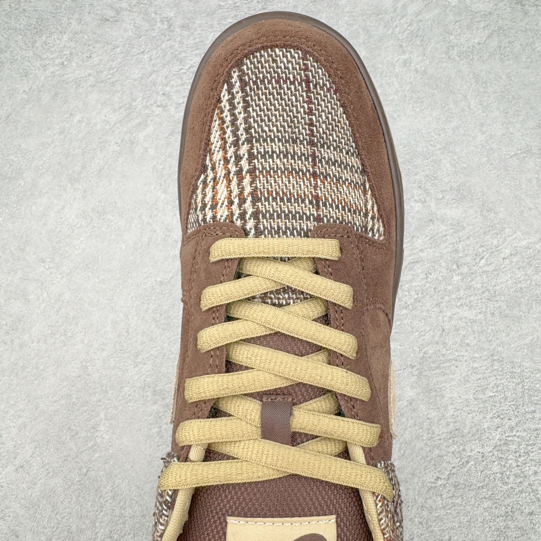 图片[4]-＃S2纯原福利 NK SB Dunk Low 棕色西服 304292-223＃原厂Sadesa D7 皮料 细纹排气孔完全一致 全套原楦原模倾力打造完美版型 独家原厂航空铝磨具打磨大底 鞋头坡度极致还原 无解鞋型 原盒原配 圈内天花板工艺 原厂冲刀 超高清洁度 全鞋零毛边皮料切割 采用原厂百宏鞋带以及原厂百宏织唛舌标 内标可供原厂几率过验 原厂中底布点胶 原厂中底布拉帮走线遵循公司 尺码：40 40.5 41 42 42.5 43 44 44.5 45 46 47.5-选品中心