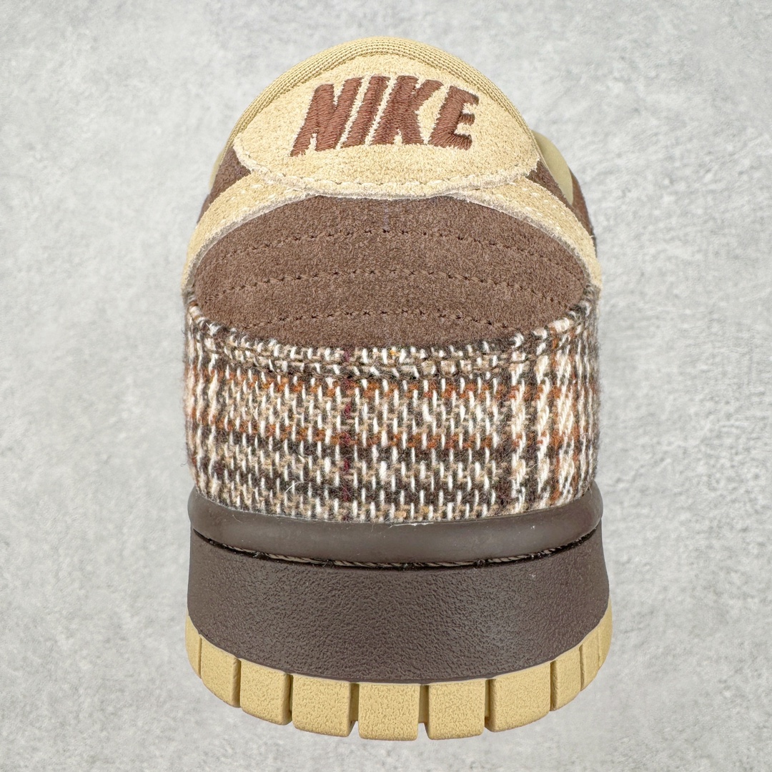 图片[8]-＃S2纯原福利 NK SB Dunk Low 棕色西服 304292-223＃原厂Sadesa D7 皮料 细纹排气孔完全一致 全套原楦原模倾力打造完美版型 独家原厂航空铝磨具打磨大底 鞋头坡度极致还原 无解鞋型 原盒原配 圈内天花板工艺 原厂冲刀 超高清洁度 全鞋零毛边皮料切割 采用原厂百宏鞋带以及原厂百宏织唛舌标 内标可供原厂几率过验 原厂中底布点胶 原厂中底布拉帮走线遵循公司 尺码：40 40.5 41 42 42.5 43 44 44.5 45 46 47.5-选品中心