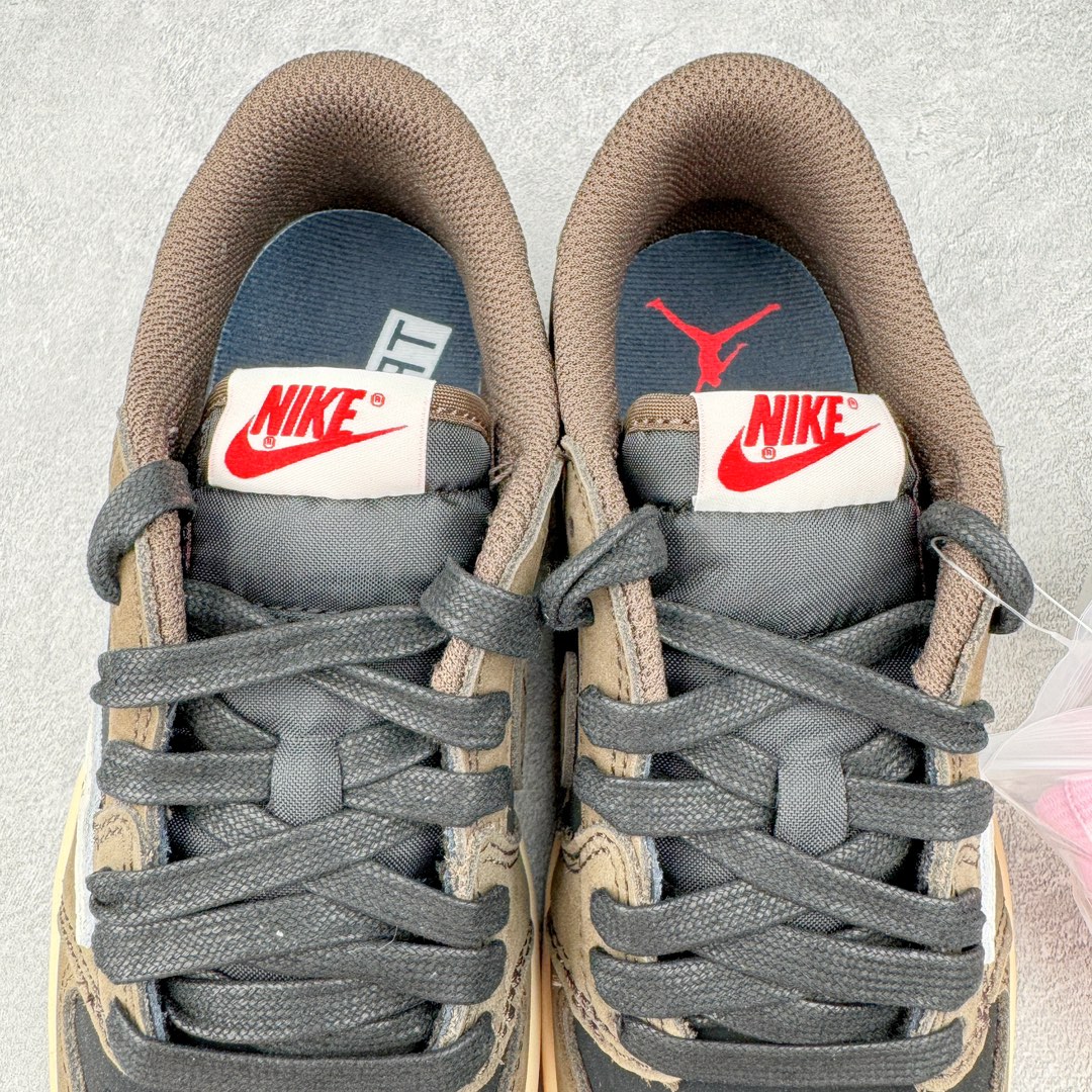 图片[9]-💰240 ＃SZ纯原 Travis Scott x Air Jordan AJ1 Low OG SP TS联名深棕倒钩低帮中童童鞋 CQ4277-001 重新定义童鞋市场 市场第一款原装童鞋 上脚必是全班最靓的仔 原纸板数据开发 原厂配置 市面唯一原装批次区别市面 原厂大底磨具真实半码 同步原厂十三个尺码段 原厂Prime Asia贝利进口皮料加持 原盒原配 原厂拉帮工艺 针距密度一致 后跟弧度收口自然不对折 极致一眼正品既视感 进口电脑针车工艺 鞋面清洁度最高QC检验标准 控制溢胶 广东原厂电绣工艺 鞋标鞋盒 防尘纸 均采购来自原厂 尺码：27.5 28 28.5 29.5 30 31 31.5 32 33 33.5 34 35 36 编码：by3936010-运动鞋