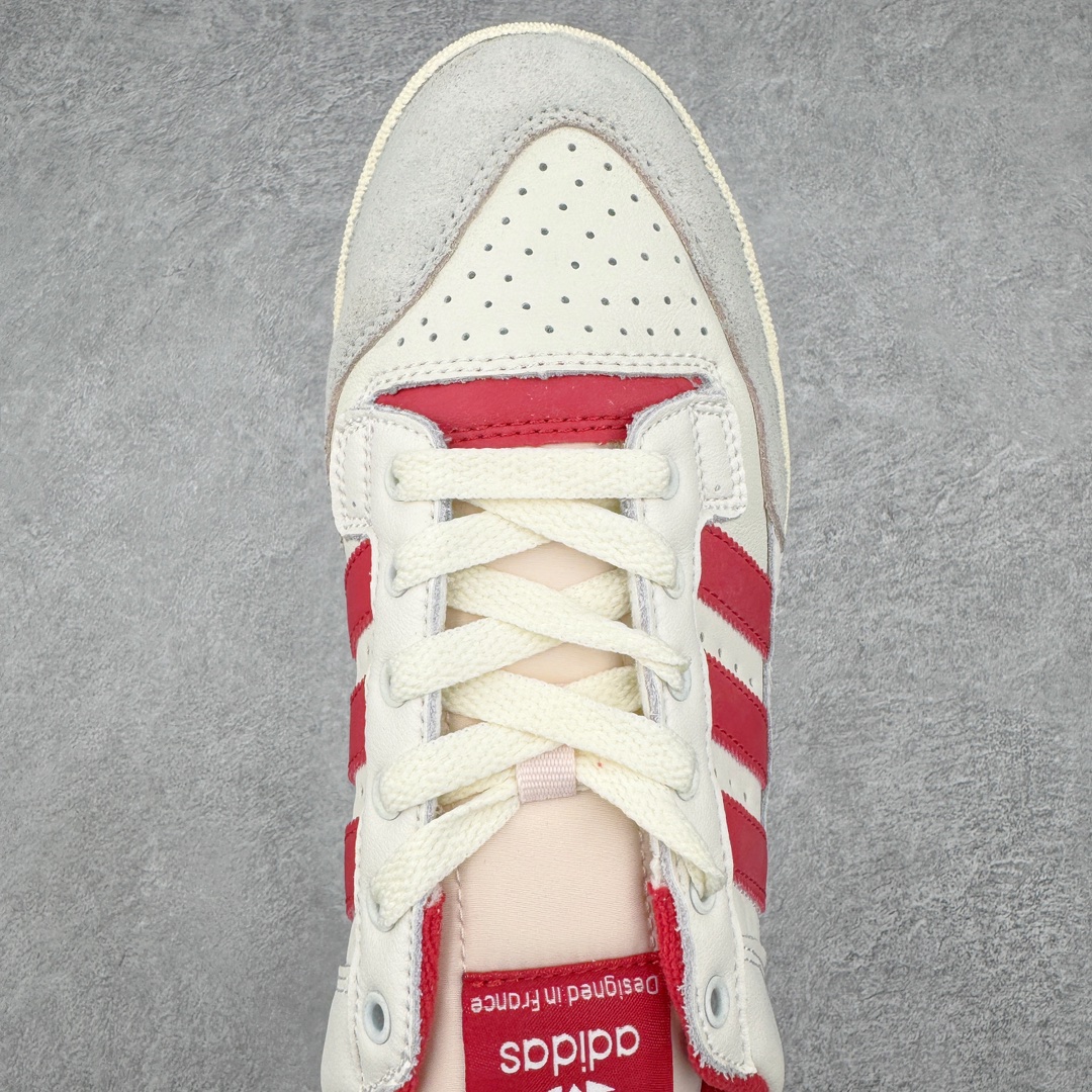 图片[4]-＃特价福利 AD Originals Centennial 85 Low 世纪百年系列低帮复古系带百搭休闲运动板鞋 随着复古风格的流行 不少经典鞋款都以别致的配色和材质重新登场 Originals 也为诞生于80年代 横跨多领域的复古篮球鞋 Centennial 85 Low 赋予两款全新配色 为出街穿搭带来更多选择 此次延续了经典鞋身轮廓 同时两款配色在整体设计上均采用简约百搭的米色鞋面作为基调 其中一款辅以后跟、三条纹以及鞋舌处标签的灰色作为点缀 使整体颜值简约耐看 鞋面都采用柔软麂皮与优质皮革拼接而成 大幅提升鞋款质感的同时也呈现出丰富层次 鞋舌处则辅以对比鲜明的粉色作为点缀 让鞋款百搭的同时又极具辨识度 最后搭载米白色中底与灰色外底 与鞋面配色相呼应 使视觉效果更为统一 尺码：36 36⅔ 37⅓ 38 38⅔ 39⅓ 40 40⅔ 41⅓ 42 42⅔ 43⅓ 44 45-选品中心