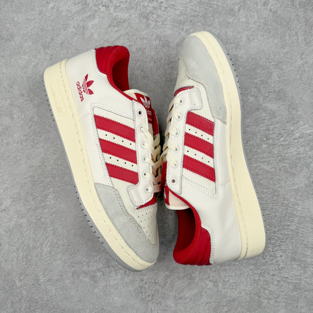 图片[3]-＃特价福利 AD Originals Centennial 85 Low 世纪百年系列低帮复古系带百搭休闲运动板鞋 随着复古风格的流行 不少经典鞋款都以别致的配色和材质重新登场 Originals 也为诞生于80年代 横跨多领域的复古篮球鞋 Centennial 85 Low 赋予两款全新配色 为出街穿搭带来更多选择 此次延续了经典鞋身轮廓 同时两款配色在整体设计上均采用简约百搭的米色鞋面作为基调 其中一款辅以后跟、三条纹以及鞋舌处标签的灰色作为点缀 使整体颜值简约耐看 鞋面都采用柔软麂皮与优质皮革拼接而成 大幅提升鞋款质感的同时也呈现出丰富层次 鞋舌处则辅以对比鲜明的粉色作为点缀 让鞋款百搭的同时又极具辨识度 最后搭载米白色中底与灰色外底 与鞋面配色相呼应 使视觉效果更为统一 尺码：36 36⅔ 37⅓ 38 38⅔ 39⅓ 40 40⅔ 41⅓ 42 42⅔ 43⅓ 44 45-选品中心