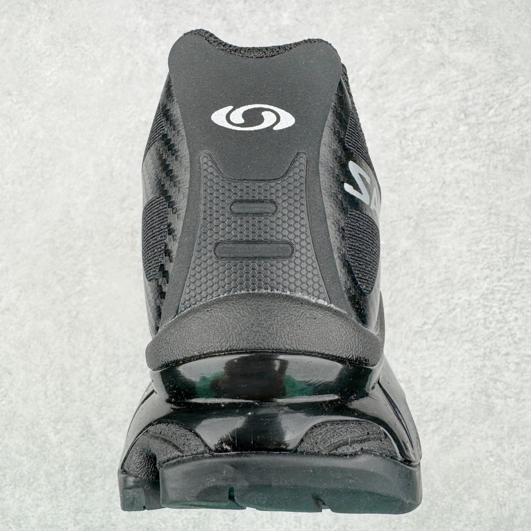 图片[8]-＃GX/绿X Salomon XT-4 OG Advanced 萨洛蒙系列低帮城市越野机能透气休闲运动鞋 鞋舌处附有迷你网眼袋收纳鞋绳以及下方的多色 Logo 标签 接着搭载奶油色 ACS 技术中底以及金色 TPU 塑料部件提升鞋款耐用性 中底与鞋面之间饰有海蓝色条状细节有效增添鞋款层次 最后应用黑色 Contragrip Chevron 外底完成鞋款设计 这次配色颇为高调 两款配色均以绚丽的渐变设计呈现 一款以粉紫渐变主打 另一款以黄绿渐变呈现 视觉效果相当吸睛 鞋面的使用玻璃纤维覆盖物加固 并通过细绳扣系带系统进行锁定 Salomon 的品牌logo 出现在脚后跟和前掌部位 中底虽然偏薄 但非常耐用 与模压塑料ACS 框架以及致密AC2 Muscle 鞋底单元结合 能够提供出色的支撑力和缓冲性 尺码：36 36.5 37.5 38 38.5 39 40 40.5 41 42 42.5 43 44 44.5 45-选品中心