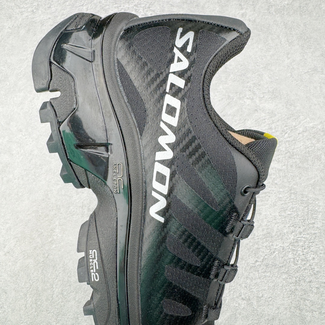 图片[6]-＃GX/绿X Salomon XT-4 OG Advanced 萨洛蒙系列低帮城市越野机能透气休闲运动鞋 鞋舌处附有迷你网眼袋收纳鞋绳以及下方的多色 Logo 标签 接着搭载奶油色 ACS 技术中底以及金色 TPU 塑料部件提升鞋款耐用性 中底与鞋面之间饰有海蓝色条状细节有效增添鞋款层次 最后应用黑色 Contragrip Chevron 外底完成鞋款设计 这次配色颇为高调 两款配色均以绚丽的渐变设计呈现 一款以粉紫渐变主打 另一款以黄绿渐变呈现 视觉效果相当吸睛 鞋面的使用玻璃纤维覆盖物加固 并通过细绳扣系带系统进行锁定 Salomon 的品牌logo 出现在脚后跟和前掌部位 中底虽然偏薄 但非常耐用 与模压塑料ACS 框架以及致密AC2 Muscle 鞋底单元结合 能够提供出色的支撑力和缓冲性 尺码：36 36.5 37.5 38 38.5 39 40 40.5 41 42 42.5 43 44 44.5 45-选品中心