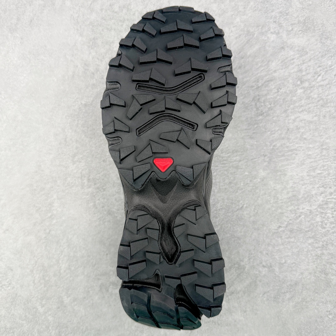 图片[9]-＃GX/绿X Salomon XT-4 OG Advanced 萨洛蒙系列低帮城市越野机能透气休闲运动鞋 鞋舌处附有迷你网眼袋收纳鞋绳以及下方的多色 Logo 标签 接着搭载奶油色 ACS 技术中底以及金色 TPU 塑料部件提升鞋款耐用性 中底与鞋面之间饰有海蓝色条状细节有效增添鞋款层次 最后应用黑色 Contragrip Chevron 外底完成鞋款设计 这次配色颇为高调 两款配色均以绚丽的渐变设计呈现 一款以粉紫渐变主打 另一款以黄绿渐变呈现 视觉效果相当吸睛 鞋面的使用玻璃纤维覆盖物加固 并通过细绳扣系带系统进行锁定 Salomon 的品牌logo 出现在脚后跟和前掌部位 中底虽然偏薄 但非常耐用 与模压塑料ACS 框架以及致密AC2 Muscle 鞋底单元结合 能够提供出色的支撑力和缓冲性 尺码：36 36.5 37.5 38 38.5 39 40 40.5 41 42 42.5 43 44 44.5 45-选品中心