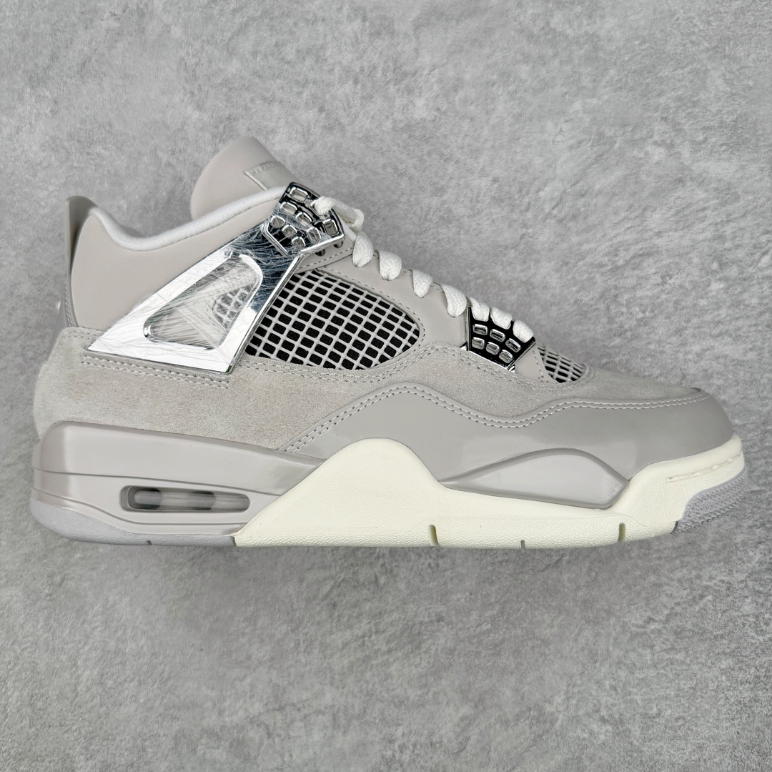 零售💰260 ＃KZ神版福利回馈‼Air Jordan AJ4 Retro 电镀银 AQ9129-001 独家外贸特供尺码含 45.5 49.5 50.5 国内外口碑最好最推荐的产品 市场中端王者 亲自操刀耗时半年巨作 全套原纸板楦头开发 确保原汁原味 完美呈现四代版型 一比一鞋头弧度高度鞋身弧度 此版本只针对中端市场 皮料材质有所更替 其他数据细节工艺流程均保持一致 绝不口嗨 细节品控鞋型随意秒杀市面3XX 4XX 原厂TPU网格鞋带扣 正确内里网布 菱角分明不变形无多余毛边 柔软性质感一致于原鞋 市场唯一原厂鞋扣模具 背面可见隐藏注塑口 原厂织唛标 原厂飞人电绣工艺 尾指中部跳三针 独家绑鞋带手法 印刷中底布 四线拉帮 米色美纹纸贴合固定 进口港宝加持 后跟自然饱满 全鞋荧光划线卡点 追求极致完美 每一双都是工艺品 多重QC质检 超越公司货的品控标准 实实在在的免检产品 尺码：40 40.5 41 42 42.5 43 44 44.5 45 45.5 46 47.5 48.5 49.5 50.5 编码：by2936060-运动鞋