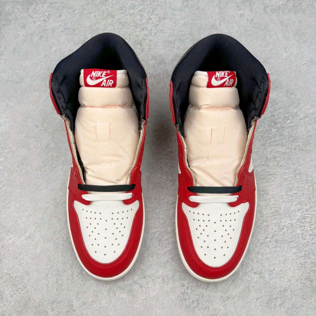 图片[2]-零售💰480 ＃PK纯原 Air Jordan AJ1 Retro High 高帮芝加哥做旧氧化 DZ5485-612 圈内最强系列 高端零售特供批次 产品品控稳定性领先行业 各方面均可对飙L版 良心定价不杀猪 SZ原厂全套原楦原纸板冲刀磨具开发 原厂皮料加持 原厂港宝加持定型后跟R度完美 同源原厂电绣 飞翼针数密度立体效果一致 百分百一致原鞋 原厂拉帮工艺 针距密度一致 后跟弧度收口自然不对折 极致一眼正品既视感 进口玻璃冲刀皮料裁剪零毛边 全鞋电脑针车工艺 品控清洁度最高QC检验标准 免检产品 原厂订购鞋盒、鞋标、防尘纸、鞋撑、鞋带 追求极致的原厂味道 SIZE：36 36.5 37.5 38 38.5 39 40 40.5 41 42 42.5 43 44 44.5 45 46 47.5 编码：by4936080-运动鞋