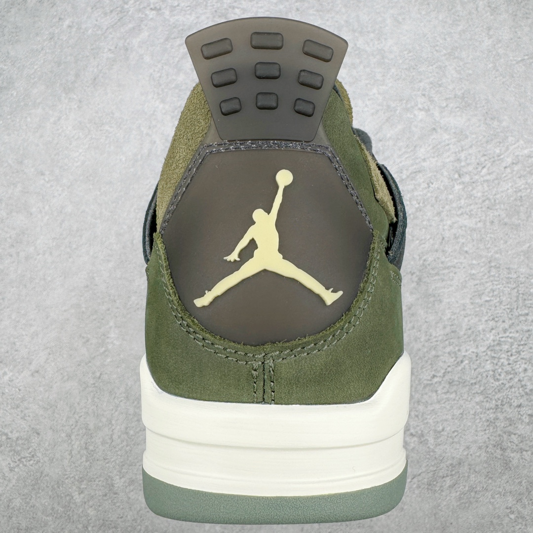 图片[8]-💰460 ＃GX Air Jordan AJ4 Retro \”Olive Canvas\” 军绿色 FB9927-200 圈内最强四代 独家外贸特供尺码含 45.5 49.5 50.5 耗时半年巨 全套原纸板楦头开发 原厂特供皮料加持 确保原汁原味 完美呈现四代版型 一比一鞋头弧度高度鞋身弧度 数据细节工艺流程均保持原鞋一致 原厂TPU网格鞋带扣 正确内里网布 菱角分明不变形无多余毛边 柔软性质感一致于原鞋 市场唯一原厂鞋扣模具 背面可见隐藏注塑口 原厂织唛标 原厂飞人电绣工艺 尾指中部跳三针 独家绑鞋带手法 印刷中底布 四线拉帮 米色美纹纸贴合固定 进口港宝加持 后跟自然饱满 全鞋荧光划线卡点 追求极致完美 每一双都是工艺品 多重QC质检 超越公司货的品控标准 实实在在的免检产品 尺码：40 40.5 41 42 42.5 43 44 44.5 45 45.5 46 47.5 48.5 49.5 50.5 编码：by5936030-运动鞋