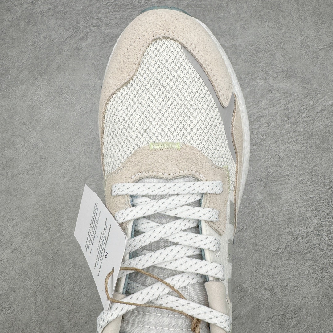 图片[4]-＃纯原福利 AD originals Nite Jogger Pride 夜行者减震耐磨低帮反光复古休闲百搭运动跑鞋 原厂材料 原厂大底 原装工艺 原鞋一致 记忆海绵 鞋眼使用原鞋一致电绣加针车工艺 后跟全部一致采用原鞋工艺 四针六线进口机 区别市面三针五线 头层皮打造 原厂流水标 3D喷漆 瞄漆 私家独模 网布搭配麂皮拼接打造鞋面 极具复古风格鞋头及鞋跟点缀3M反光设计 极为亮眼中底采用全掌Boost科技 厚度相当可观 脚感极佳 尺码：36 36⅔ 37⅓ 38 38⅔ 39⅓ 40 40⅔ 41⅓ 42 42⅔ 43⅓ 44 45-选品中心