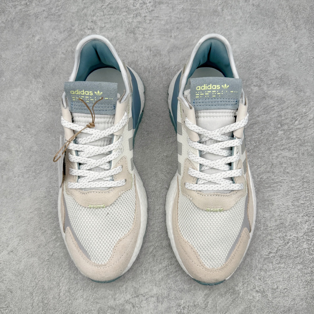 图片[2]-＃纯原福利 AD originals Nite Jogger Pride 夜行者减震耐磨低帮反光复古休闲百搭运动跑鞋 原厂材料 原厂大底 原装工艺 原鞋一致 记忆海绵 鞋眼使用原鞋一致电绣加针车工艺 后跟全部一致采用原鞋工艺 四针六线进口机 区别市面三针五线 头层皮打造 原厂流水标 3D喷漆 瞄漆 私家独模 网布搭配麂皮拼接打造鞋面 极具复古风格鞋头及鞋跟点缀3M反光设计 极为亮眼中底采用全掌Boost科技 厚度相当可观 脚感极佳 尺码：36 36⅔ 37⅓ 38 38⅔ 39⅓ 40 40⅔ 41⅓ 42 42⅔ 43⅓ 44 45-选品中心