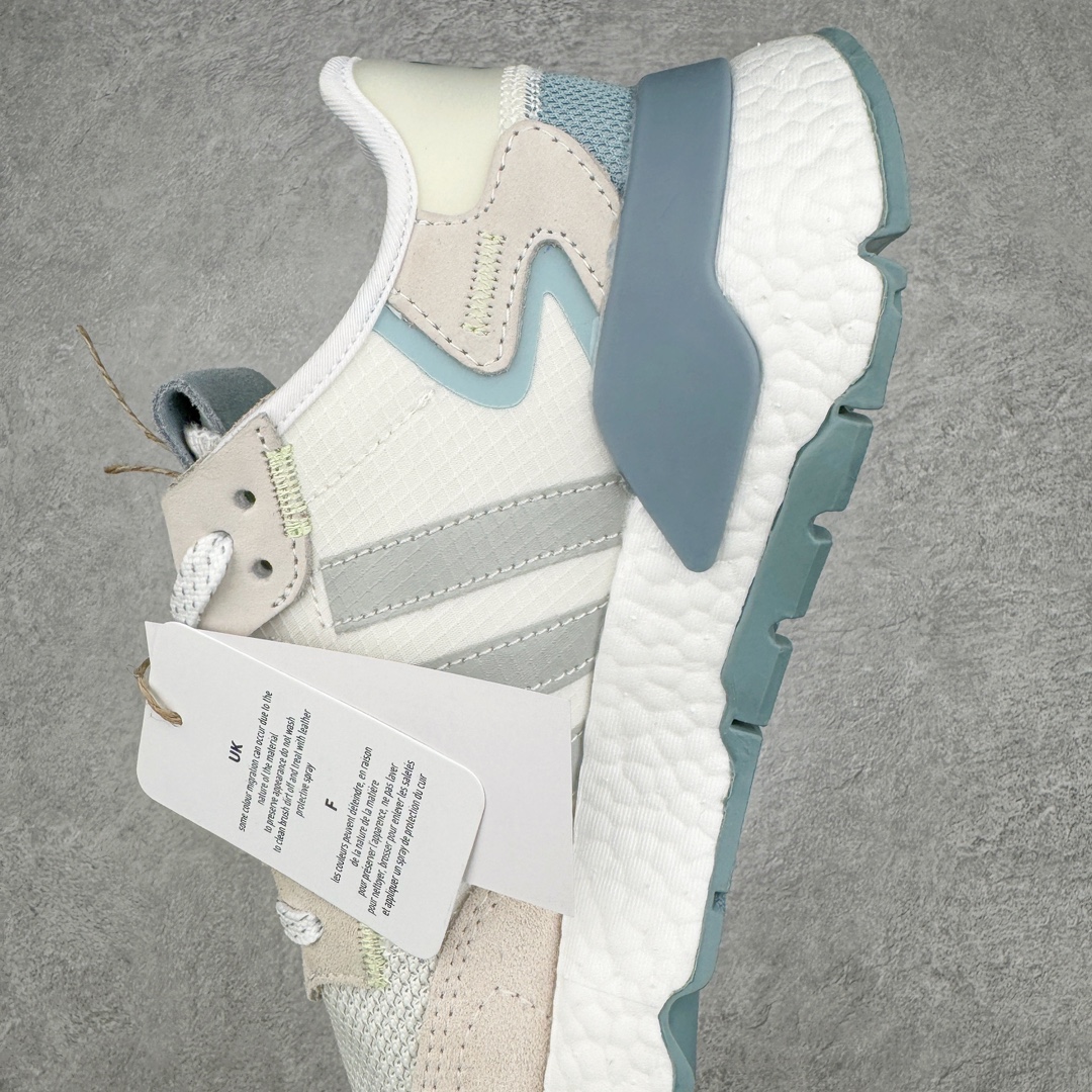 图片[7]-＃纯原福利 AD originals Nite Jogger Pride 夜行者减震耐磨低帮反光复古休闲百搭运动跑鞋 原厂材料 原厂大底 原装工艺 原鞋一致 记忆海绵 鞋眼使用原鞋一致电绣加针车工艺 后跟全部一致采用原鞋工艺 四针六线进口机 区别市面三针五线 头层皮打造 原厂流水标 3D喷漆 瞄漆 私家独模 网布搭配麂皮拼接打造鞋面 极具复古风格鞋头及鞋跟点缀3M反光设计 极为亮眼中底采用全掌Boost科技 厚度相当可观 脚感极佳 尺码：36 36⅔ 37⅓ 38 38⅔ 39⅓ 40 40⅔ 41⅓ 42 42⅔ 43⅓ 44 45-选品中心