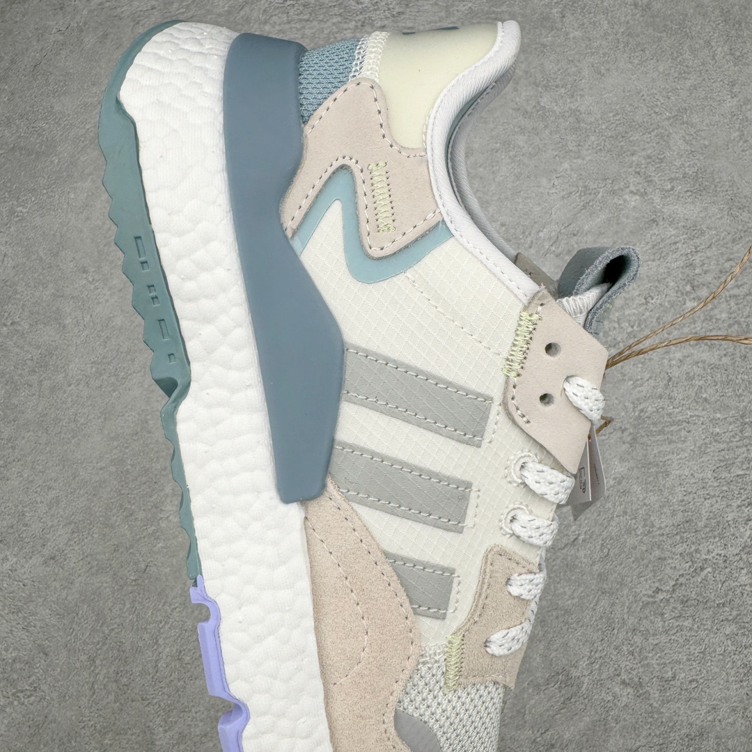 图片[6]-＃纯原福利 AD originals Nite Jogger Pride 夜行者减震耐磨低帮反光复古休闲百搭运动跑鞋 原厂材料 原厂大底 原装工艺 原鞋一致 记忆海绵 鞋眼使用原鞋一致电绣加针车工艺 后跟全部一致采用原鞋工艺 四针六线进口机 区别市面三针五线 头层皮打造 原厂流水标 3D喷漆 瞄漆 私家独模 网布搭配麂皮拼接打造鞋面 极具复古风格鞋头及鞋跟点缀3M反光设计 极为亮眼中底采用全掌Boost科技 厚度相当可观 脚感极佳 尺码：36 36⅔ 37⅓ 38 38⅔ 39⅓ 40 40⅔ 41⅓ 42 42⅔ 43⅓ 44 45-选品中心