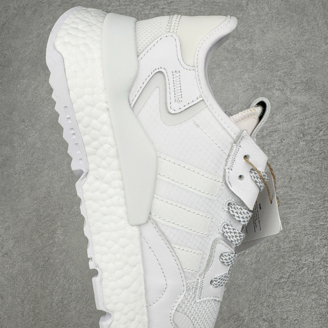 图片[6]-＃纯原福利 AD originals Nite Jogger Pride 夜行者减震耐磨低帮反光复古休闲百搭运动跑鞋 原厂材料 原厂大底 原装工艺 原鞋一致 记忆海绵 鞋眼使用原鞋一致电绣加针车工艺 后跟全部一致采用原鞋工艺 四针六线进口机 区别市面三针五线 头层皮打造 原厂流水标 3D喷漆 瞄漆 私家独模 网布搭配麂皮拼接打造鞋面 极具复古风格鞋头及鞋跟点缀3M反光设计 极为亮眼中底采用全掌Boost科技 厚度相当可观 脚感极佳 尺码：36 36⅔ 37⅓ 38 38⅔ 39⅓ 40 40⅔ 41⅓ 42 42⅔ 43⅓ 44 45-选品中心