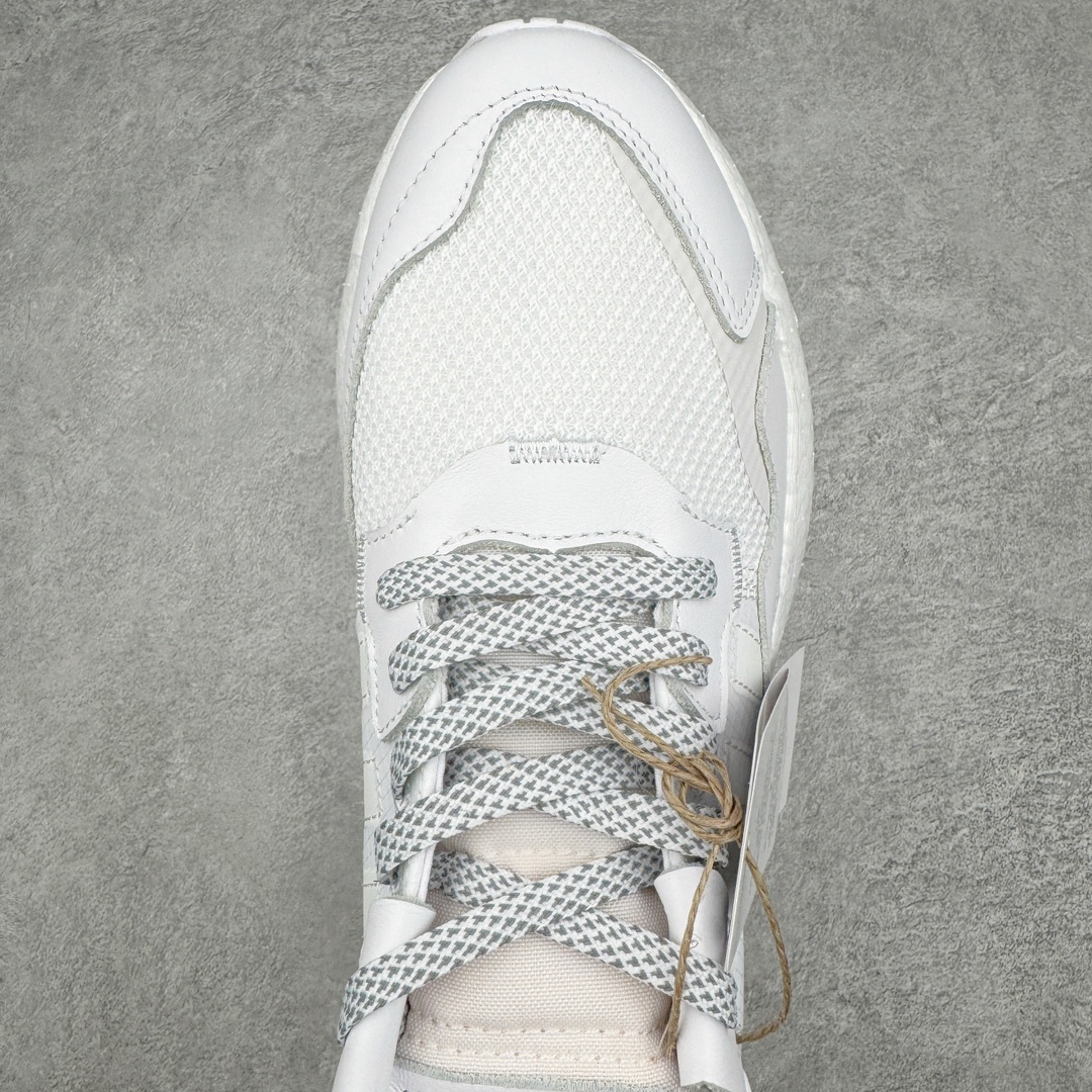 图片[4]-＃纯原福利 AD originals Nite Jogger Pride 夜行者减震耐磨低帮反光复古休闲百搭运动跑鞋 原厂材料 原厂大底 原装工艺 原鞋一致 记忆海绵 鞋眼使用原鞋一致电绣加针车工艺 后跟全部一致采用原鞋工艺 四针六线进口机 区别市面三针五线 头层皮打造 原厂流水标 3D喷漆 瞄漆 私家独模 网布搭配麂皮拼接打造鞋面 极具复古风格鞋头及鞋跟点缀3M反光设计 极为亮眼中底采用全掌Boost科技 厚度相当可观 脚感极佳 尺码：36 36⅔ 37⅓ 38 38⅔ 39⅓ 40 40⅔ 41⅓ 42 42⅔ 43⅓ 44 45-选品中心