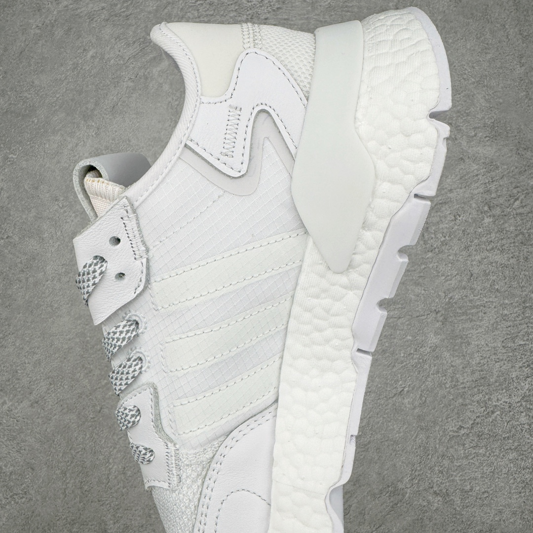 图片[7]-＃纯原福利 AD originals Nite Jogger Pride 夜行者减震耐磨低帮反光复古休闲百搭运动跑鞋 原厂材料 原厂大底 原装工艺 原鞋一致 记忆海绵 鞋眼使用原鞋一致电绣加针车工艺 后跟全部一致采用原鞋工艺 四针六线进口机 区别市面三针五线 头层皮打造 原厂流水标 3D喷漆 瞄漆 私家独模 网布搭配麂皮拼接打造鞋面 极具复古风格鞋头及鞋跟点缀3M反光设计 极为亮眼中底采用全掌Boost科技 厚度相当可观 脚感极佳 尺码：36 36⅔ 37⅓ 38 38⅔ 39⅓ 40 40⅔ 41⅓ 42 42⅔ 43⅓ 44 45-选品中心