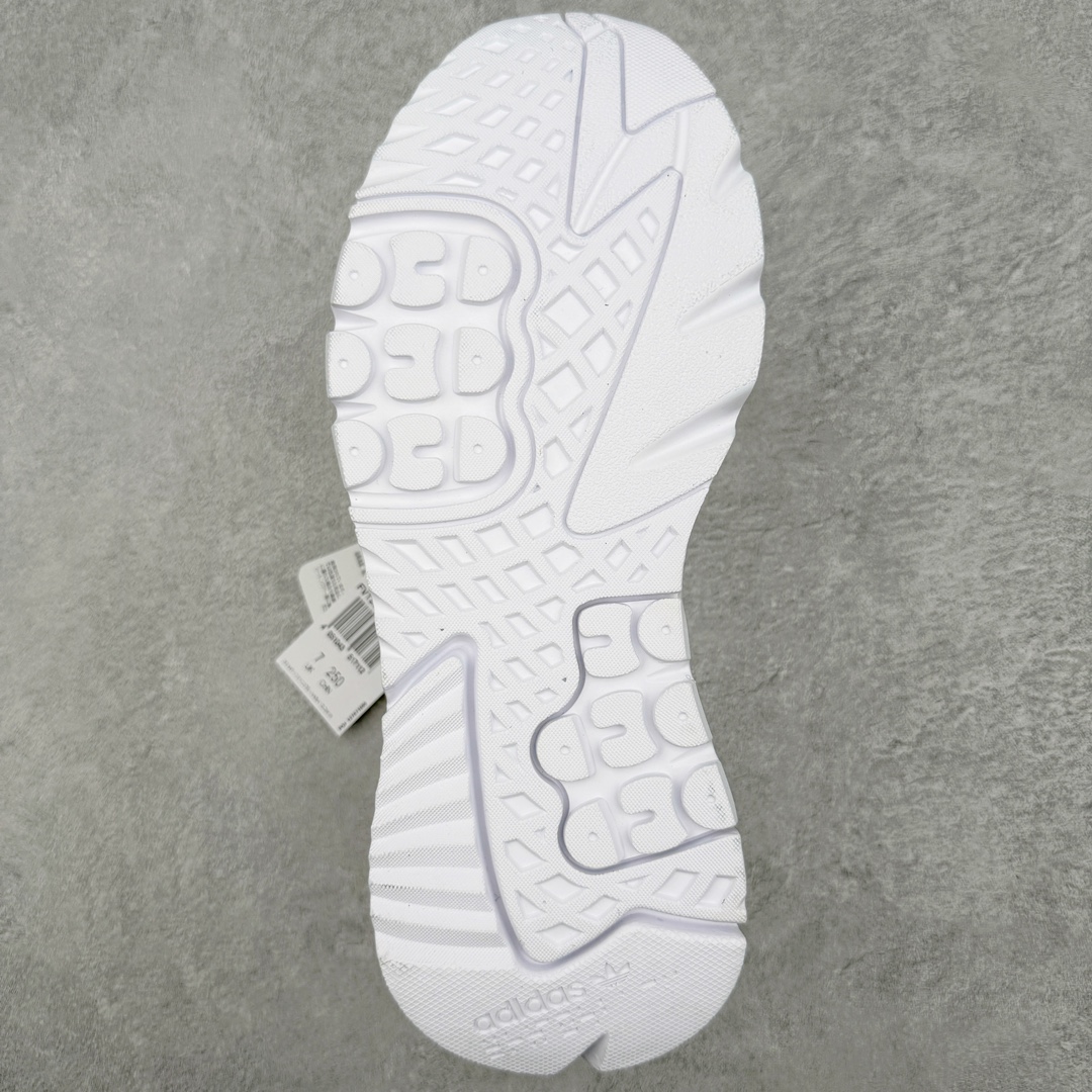 图片[9]-＃纯原福利 AD originals Nite Jogger Pride 夜行者减震耐磨低帮反光复古休闲百搭运动跑鞋 原厂材料 原厂大底 原装工艺 原鞋一致 记忆海绵 鞋眼使用原鞋一致电绣加针车工艺 后跟全部一致采用原鞋工艺 四针六线进口机 区别市面三针五线 头层皮打造 原厂流水标 3D喷漆 瞄漆 私家独模 网布搭配麂皮拼接打造鞋面 极具复古风格鞋头及鞋跟点缀3M反光设计 极为亮眼中底采用全掌Boost科技 厚度相当可观 脚感极佳 尺码：36 36⅔ 37⅓ 38 38⅔ 39⅓ 40 40⅔ 41⅓ 42 42⅔ 43⅓ 44 45-选品中心