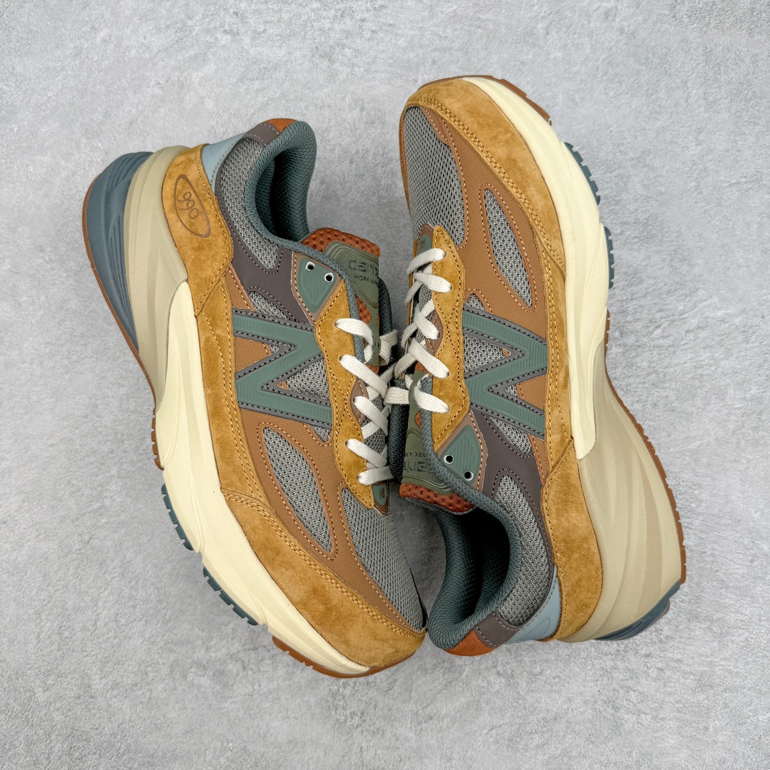图片[3]-＃K版纯原 Carhartt WIP x New Balance M990CH6 新百伦NB990V6 第六代总统复古慢跑鞋 联名卡其色 这是一双极具现代感设计的复古跑鞋 990v6 鞋面大部分面积依旧采用麂皮和织物材质覆盖 从各种细节上看也还是有点 990v5 的影子 但相比 990v5 990v6 鞋面各种材质的拼接会更加复杂 这次 990v6 最大的改变相信大家应该也发现了 就是看上去貌似比 990v4 和 990v5 两代鞋款加起来还要厚的鞋底 其实这是 New Balance 首次采用的三重缓震组合鞋底 除了之前就有的 ABZORB 缓震科技和 ENCAP 中底 这次新加入了 FuelCell 缓震科技 看来舒适度和增高度 都要更上一层楼呀 990v6 的侧标 Logo 设计少见地没有印在绒面皮革上 而是置于网眼面料以及横跨鞋身的皮革织带之上 同时鞋舌上的标签设计并没有延用此前 990v4 和 990v5 采用的样式设计 而是采用了一种新的类似于三角徽章的设计 所以对于鞋款上的更新变化 既有延续经典的设计 也有创新性的改变 尺码：36 37 37.5 38 38.5 39 40 40.5 41.5 42 42.5 43 44 44.5 45-选品中心