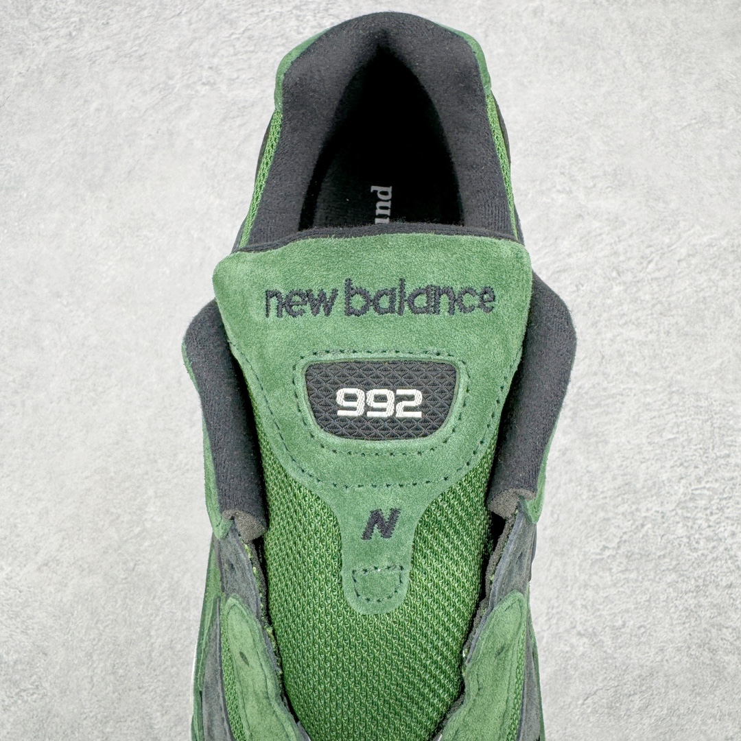 图片[5]-💰240 ＃M纯原 JJJJound x New Balance M992JJ 新百伦NB992 联名总统复古慢跑鞋 绿色 正确3M反光细节 原楦原纸版开发 正确6层组合底模精密开发 后跟透明TPU水晶装饰条稳固 沿用了引以为傲的跑鞋手工技艺 采用猪皮绒面并包裹局部透气网面的鞋身设计 菱网鞋舌上刻有New Balance USA 鞋面依旧身着经典的大热之灰 彰显了其高端的品质身份 尺码：36 37 37.5 38 38.5 39 40 40.5 41.5 42 42.5 43 44 45 46.5 编码：by3936010-运动鞋