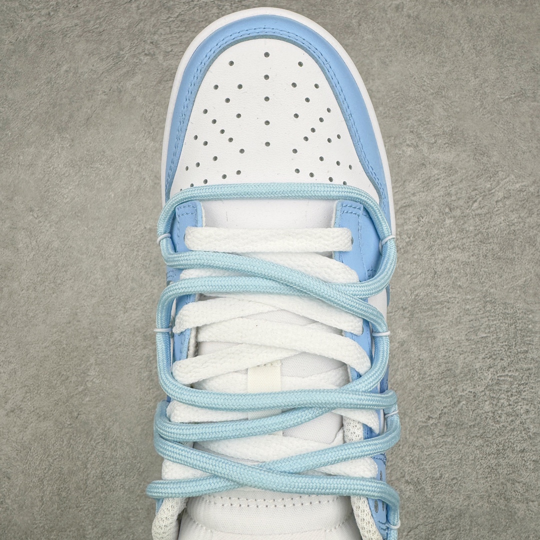 图片[4]-＃YC纯原福利 NK Dunk Low 快乐小熊 白蓝色 DH9765-102 定制系列天花板 无原鞋不开发 全系列得物原鞋一比一校对开发 配色持续更新中 终端对接 优势输出 全套原厂楦头原纸板数据档案倾力打造 原汁原味莞产 极致还原 圈内最强针车工艺 高端零售指定版 广东原厂配套原盒原标 鞋盒分三个尺码段 原厂冲刀 超高清洁度 全鞋零毛边皮料切割 采用原厂百宏鞋带以及原厂百宏织唛舌标 内标可供原厂几率过验 进口原装条纹中底布 四线拉帮白色点胶 原厂拉帮手法遵循公司 原厂电绣 极致还原 尺码：35.5 36 36.5 37.5 38 38.5 39-选品中心