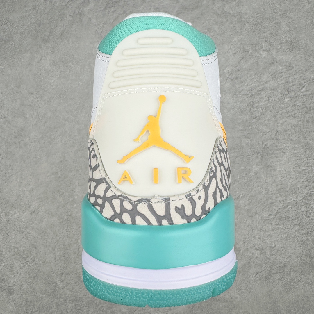 图片[8]-💰220 ＃KZ神版 Air Jordan Legacy AJ312 High 高帮复古篮球鞋 郭艾伦白绿 FV3625-181 市场最强独一档产物 全套原纸板楦头开发 原厂大底磨具加持立体防滑纹理 原档数据后跟TPU子母扣魔术贴 原装可视Air Sole气垫 原汁原味最完美的312代版型 唯一正确鞋头趴度弧度高度鞋身腰线 进口港宝加持 后跟自然饱满 全鞋荧光划线卡点 追求极致完美 每一双都是工艺品 多重QC质检 超越公司货的品控标准 实实在在的免检产品 鞋身采用了皮革材质打造 横跨鞋面的魔术贴十分吸睛 侧面的Swoosh Logo的一部分被鞋面遮挡了一部分 颇具玩味 魔术贴上标有NK标识 而鞋舌上是Jordan的经典红色飞翼Logo 后跟和鞋底均采用了AJ3的设计 后跟上同样也使用了经典的爆裂纹图案 SIZE：36 36.5 37.5 38 38.5 39 40 40.5 41 42 42.5 43 44 44.5 45 46 47.5 编码：by2936090-运动鞋