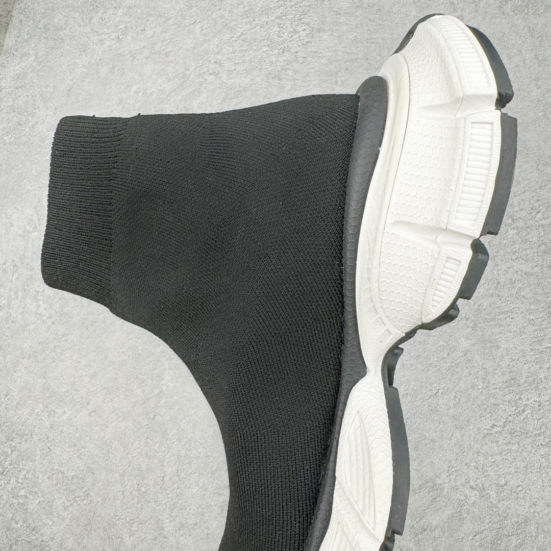 图片[7]-＃总裁特价福利 BALENCIAGA 3XL 巴黎世家袜子鞋复古休闲运动鞋 推出探索时尚界对于原创与挪用的概念、以全新系列致敬传承与经典 以标志性Balenciaga廓形和抽象大底 碰撞出诙谐又和谐的新创意 原盒原配防尘袋 全套原纸板楦头开发 最原汁原味的灵魂版型 全鞋荧光划线卡点 胶水把控整洁度追求极致完美 每一双都是工艺品 多重QC质检 超越公司货的品控标准 实实在在的免检产品 原盒原配 正确字体电绣 粗细、位置、大小正确 侧边TPU 透气孔匹配意产原版 正确气垫分离大底 TPU软底 原版一致大底LOGO 立体感十足 偏大一码 尺码：35 36 37 38 39 40 41 42 43 44 45-选品中心