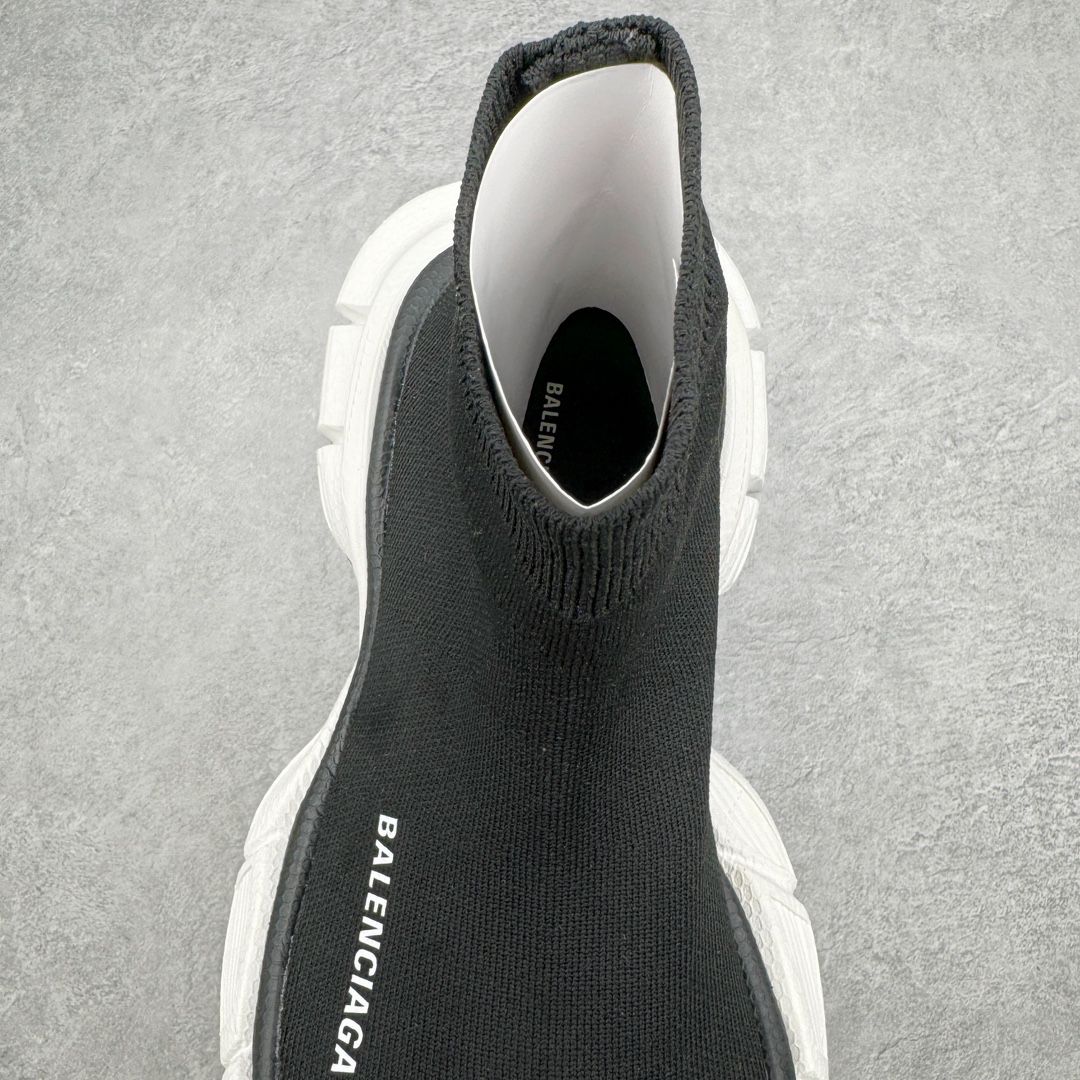 图片[5]-＃总裁特价福利 BALENCIAGA 3XL 巴黎世家袜子鞋复古休闲运动鞋 推出探索时尚界对于原创与挪用的概念、以全新系列致敬传承与经典 以标志性Balenciaga廓形和抽象大底 碰撞出诙谐又和谐的新创意 原盒原配防尘袋 全套原纸板楦头开发 最原汁原味的灵魂版型 全鞋荧光划线卡点 胶水把控整洁度追求极致完美 每一双都是工艺品 多重QC质检 超越公司货的品控标准 实实在在的免检产品 原盒原配 正确字体电绣 粗细、位置、大小正确 侧边TPU 透气孔匹配意产原版 正确气垫分离大底 TPU软底 原版一致大底LOGO 立体感十足 偏大一码 尺码：35 36 37 38 39 40 41 42 43 44 45-选品中心