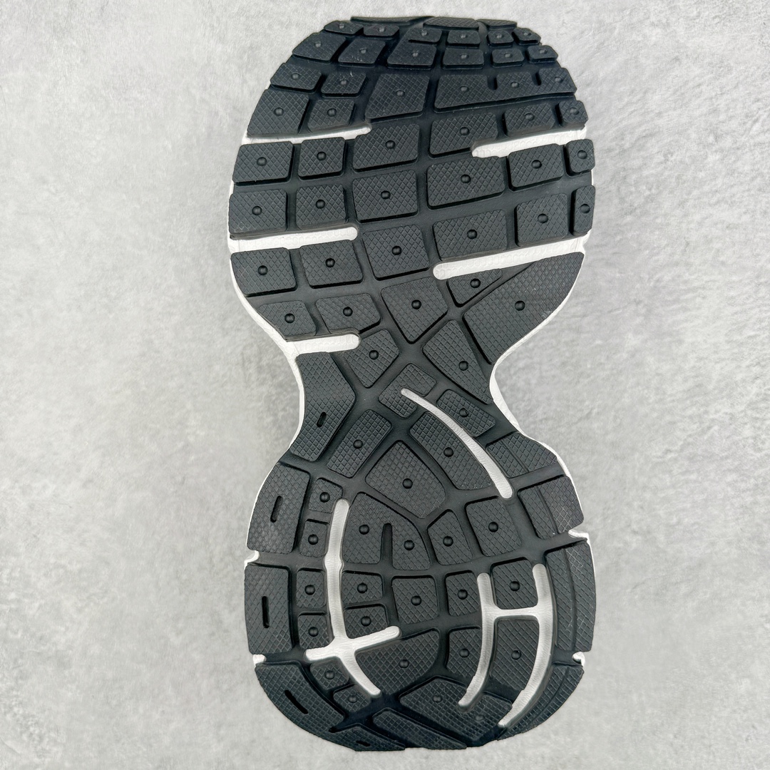 图片[9]-＃总裁特价福利 BALENCIAGA 3XL 巴黎世家袜子鞋复古休闲运动鞋 推出探索时尚界对于原创与挪用的概念、以全新系列致敬传承与经典 以标志性Balenciaga廓形和抽象大底 碰撞出诙谐又和谐的新创意 原盒原配防尘袋 全套原纸板楦头开发 最原汁原味的灵魂版型 全鞋荧光划线卡点 胶水把控整洁度追求极致完美 每一双都是工艺品 多重QC质检 超越公司货的品控标准 实实在在的免检产品 原盒原配 正确字体电绣 粗细、位置、大小正确 侧边TPU 透气孔匹配意产原版 正确气垫分离大底 TPU软底 原版一致大底LOGO 立体感十足 偏大一码 尺码：35 36 37 38 39 40 41 42 43 44 45-选品中心