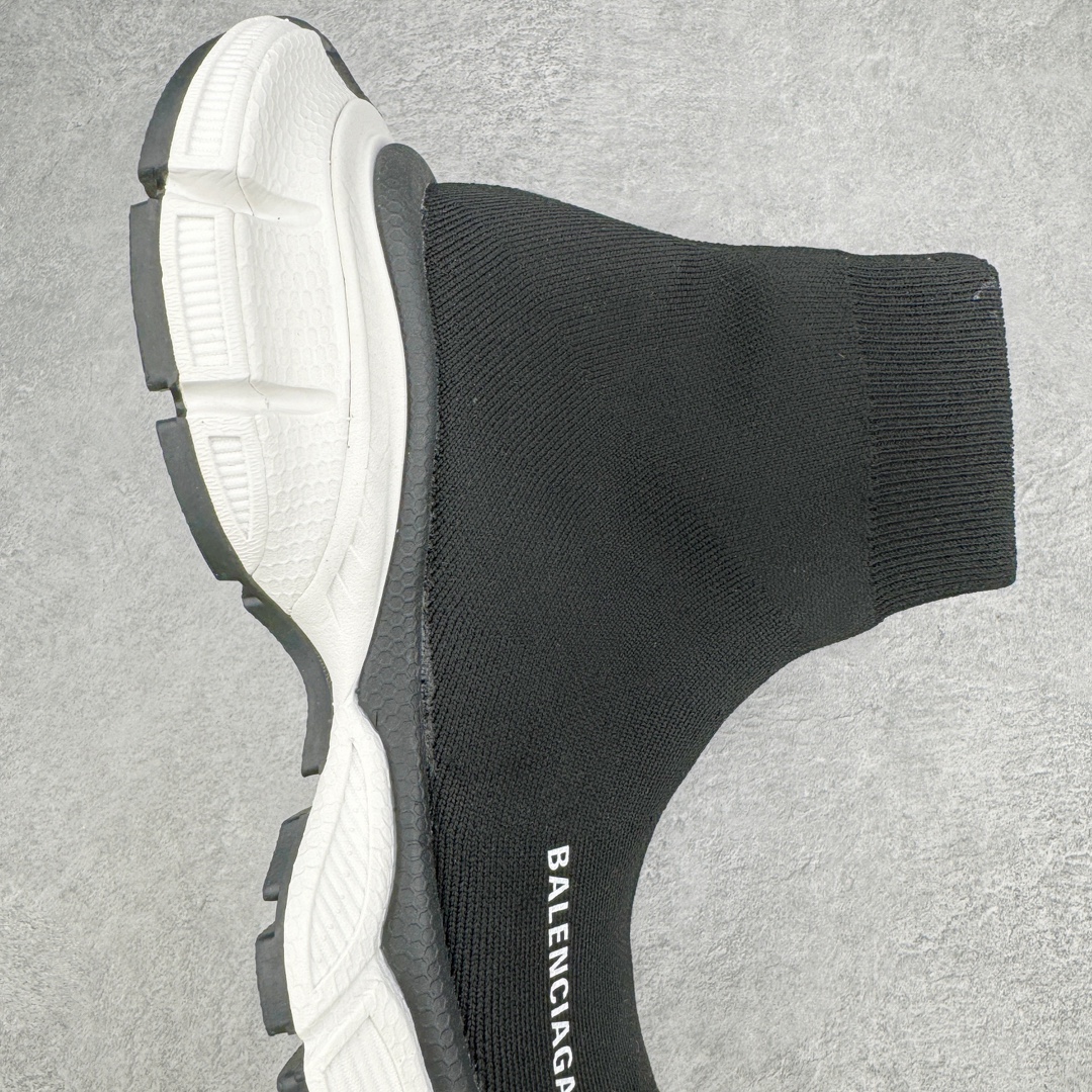 图片[6]-＃总裁特价福利 BALENCIAGA 3XL 巴黎世家袜子鞋复古休闲运动鞋 推出探索时尚界对于原创与挪用的概念、以全新系列致敬传承与经典 以标志性Balenciaga廓形和抽象大底 碰撞出诙谐又和谐的新创意 原盒原配防尘袋 全套原纸板楦头开发 最原汁原味的灵魂版型 全鞋荧光划线卡点 胶水把控整洁度追求极致完美 每一双都是工艺品 多重QC质检 超越公司货的品控标准 实实在在的免检产品 原盒原配 正确字体电绣 粗细、位置、大小正确 侧边TPU 透气孔匹配意产原版 正确气垫分离大底 TPU软底 原版一致大底LOGO 立体感十足 偏大一码 尺码：35 36 37 38 39 40 41 42 43 44 45-选品中心