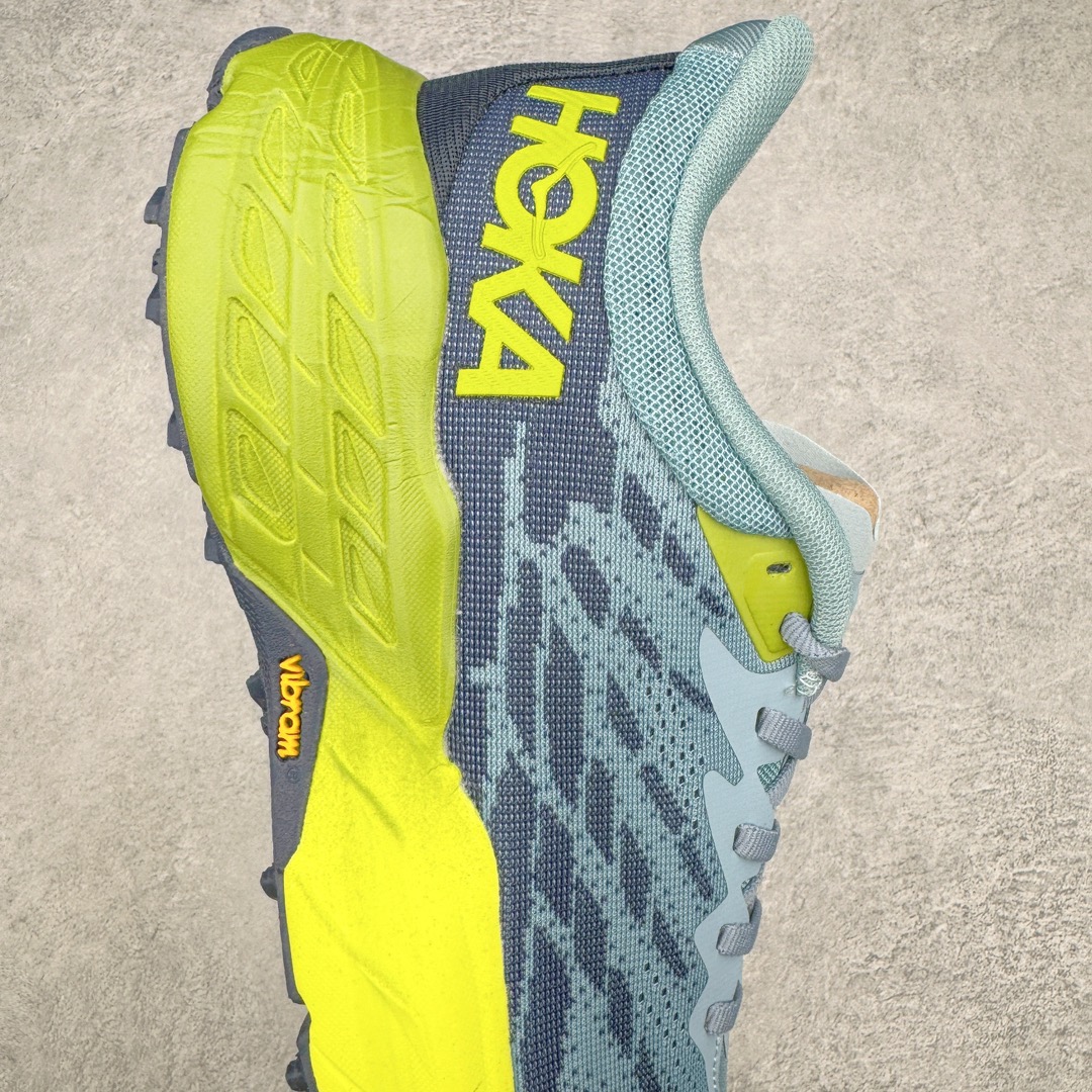 图片[6]-HOKA ONE ONE Speedgoat 5 户外越野跑步鞋 飞速羚羊5系列 新一代工程网纱鞋面 在确保鞋面稳定性的同时减少了固定胶条的使用 鞋面更轻盈、透气、舒适 可回收材料 为环保做出贡献 延伸后跟拉攀 方便快速穿脱 速度型滚动平衡技术 在崎岖的路面上 为平稳顺畅的步伐提供支持 HOKA ONE ONE是来自美国的跑步鞋知名品牌 创立于2009年 始终致力于为所有跑者提供更新、更好的跑步装备 相比常规跑鞋特别研发使用性能独特的几何形跑鞋中底 此种鞋底更厚、更高、回弹性也更好 除了卓越的缓冲性能 它还能为各种阶段的跑者带来更具动感、更加稳定的跑步体验 从设计之初就清楚意识到 要保证跑者步幅的均匀一致 双脚自然而然的运动至关重要 尺码：36 36.5 37.5 38 38.5 39 40 40.5 41 42 42.5 43 44 44.5 45-选品中心