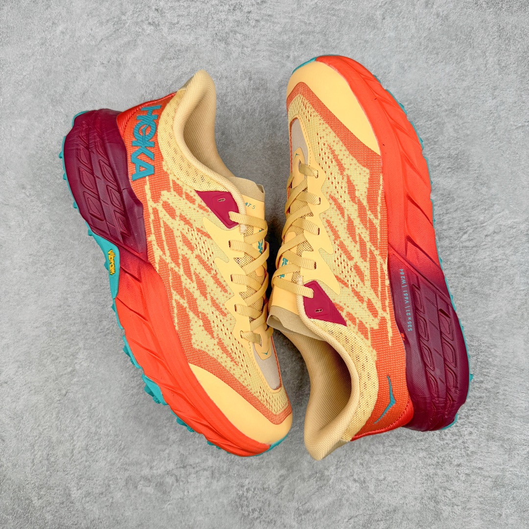 图片[3]-HOKA ONE ONE Speedgoat 5 户外越野跑步鞋 飞速羚羊5系列 新一代工程网纱鞋面 在确保鞋面稳定性的同时减少了固定胶条的使用 鞋面更轻盈、透气、舒适 可回收材料 为环保做出贡献 延伸后跟拉攀 方便快速穿脱 速度型滚动平衡技术 在崎岖的路面上 为平稳顺畅的步伐提供支持 HOKA ONE ONE是来自美国的跑步鞋知名品牌 创立于2009年 始终致力于为所有跑者提供更新、更好的跑步装备 相比常规跑鞋特别研发使用性能独特的几何形跑鞋中底 此种鞋底更厚、更高、回弹性也更好 除了卓越的缓冲性能 它还能为各种阶段的跑者带来更具动感、更加稳定的跑步体验 从设计之初就清楚意识到 要保证跑者步幅的均匀一致 双脚自然而然的运动至关重要 尺码：36 36.5 37.5 38 38.5 39 40 40.5 41 42 42.5 43 44 44.5 45-选品中心