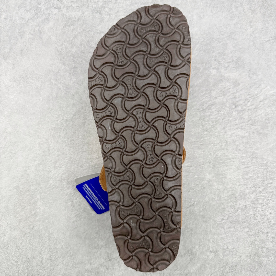 图片[9]-＃莞产纯原福利 Birkenstock Boston VL 勃肯绒面金属针扣软木底包头拖鞋 牛皮绒面革质地柔软 搭配可调节鞋扣提升穿着舒适度 人体工学设计分散脚部压力 保护脚踝 软木乳胶鞋床具有一定的收缩性 长时间穿着后能贴合脚型 EVA鞋底回弹性和抗张性力高 具有良好的防震、缓冲性 四季皆宜 柔软的鞋床采用额外的泡沫缓冲层 提供额外的舒适感和全天支撑 全网独家首发 源于德国的严谨工艺 牛巴戎面 中层松木 EVA 三层组合大底 优质牛皮面料五金扣 出口订单 尺码：35-45（断39）-选品中心