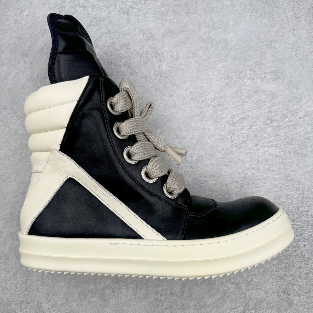 💰480 ＃DG纯原 Rick Owens Edfu 瑞克·欧文斯高帮皮面时尚运动板鞋 黑白 二级市场已经7K以上 平台客户随意卖四位数 RO广东原厂出品 纯原天花板 原版一比一复刻 冲正绝不翻车 还原度达到百分之98以上 原楦开发纸版版型 ZP拆解原版1:1复模裁片纸版 力求做到0错位 这样才能达到和zp一致的鞋型味道 采用进口cnc数控机床开发对版独家tpu奶香大底 区别于市场所有版本 zp同源全头层粒面小牛皮 达到和zp一致手感 原厂进口细纹布 万邦订购原厂高弹粉红色海绵 内里搭配软质细腻羊皮 TPU高密度大底 软硬度透光度高已经测试和原版一致 尺码：36 37 38 39 40 41 42 43 44 45 46 编码：by5936050-运动鞋