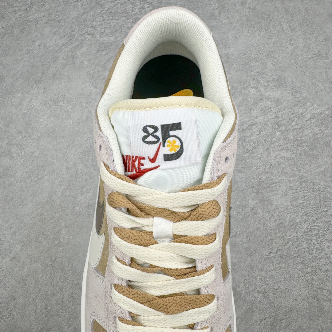 图片[5]-💰130 ＃yh纯原福利‼NK Dunk Low SE 85 双钩复古休闲板鞋 DO9457 口碑大厂出品 品控大底版型不断改良更新品质稳定 全套原纸板楦头开发 确保原汁原味 完美呈现DUNK版型 原厂玻璃冲刀 超高清洁度 全鞋零毛边皮料切割 采用绒面革材质 鞋身左右侧均配有皮革质双 Swoosh 兰色搭配上白色 85年纪念标放在鞋舌的位置 简洁干净的配色设计 绝对是日常出街上脚的不二选择 SIZE：36 36.5 37.5 38 38.5 39 40 40.5 41 42 42.5 43 44 44.5 45 46 编码：Dby2936000-运动鞋