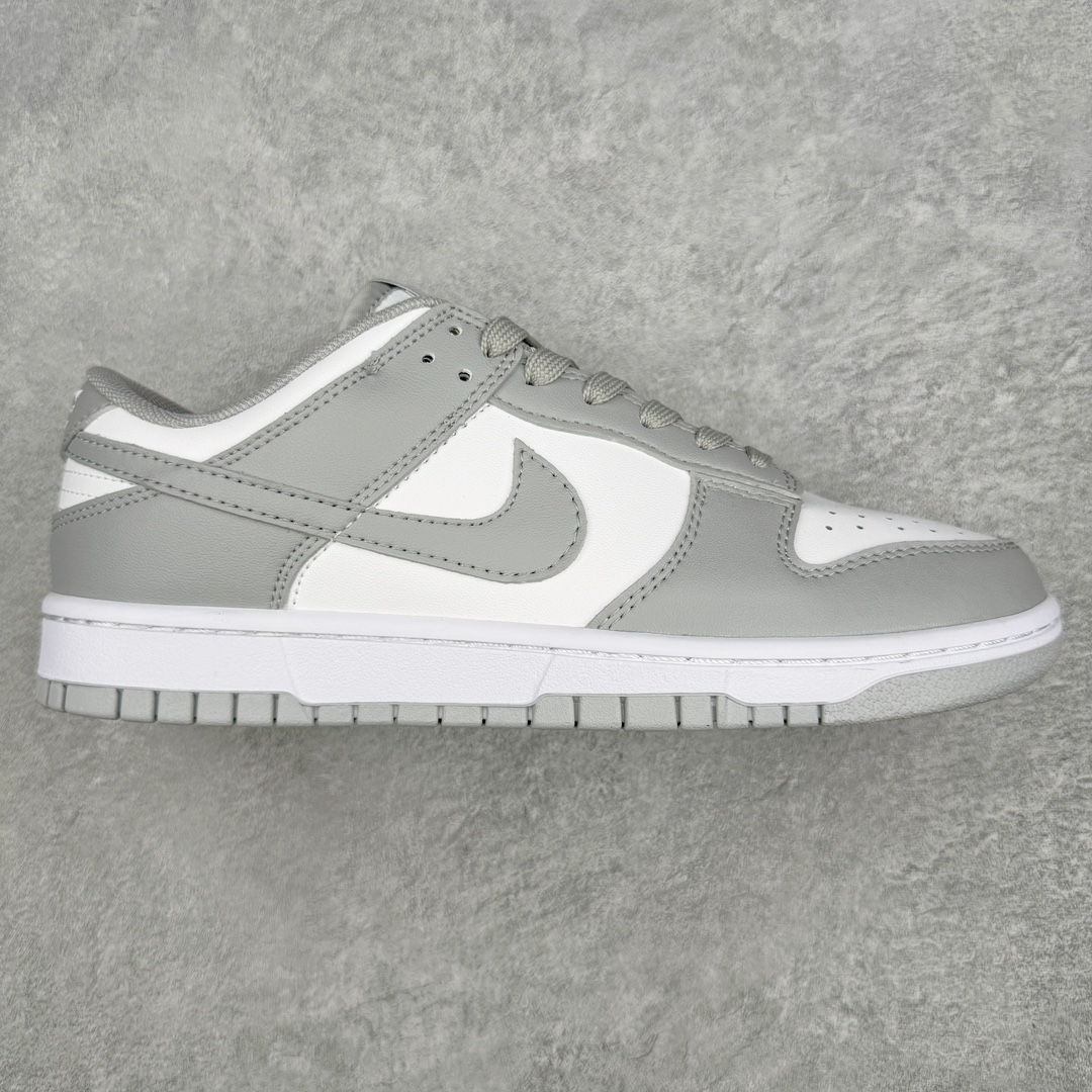 #A版福利特价 ️ NK Dunk Low 灰白 DD1391-103 跑量神器 平台外单特供 极限压缩成本 最直接的单价 一步到位 此版本只针对中低端性价比市场 口碑大厂出品 品控大底版型不断改良更新 全套原纸板楦头开发 确保原汁原味 完美呈现DUNK版型 一比一鞋头弧度高度鞋身弧度 原盒原配 公整拉帮 鞋垫透明背胶 编码:by1936080