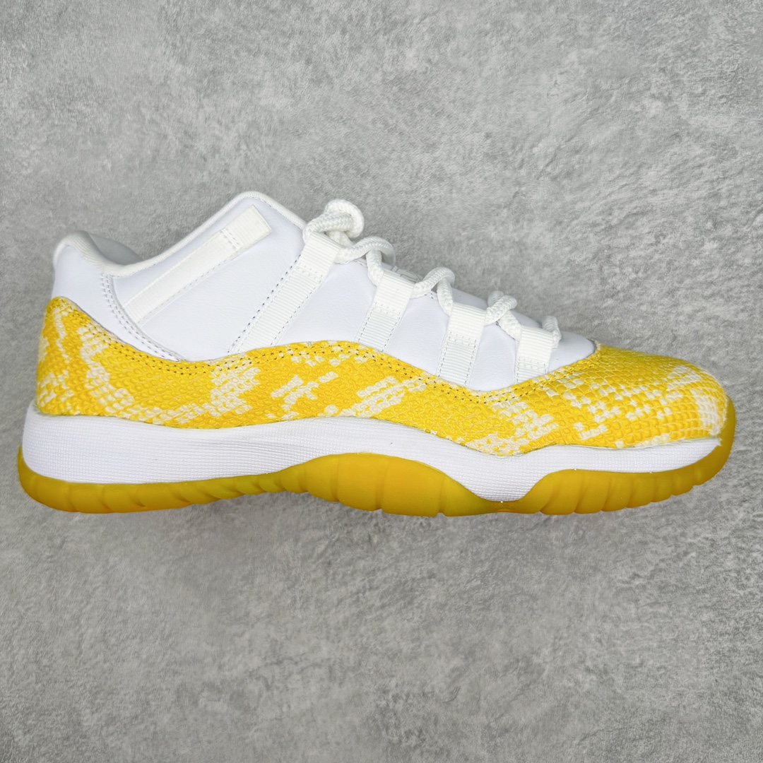 💰140 ＃DG纯原福利‼Air Jordan AJ11 Retro Low 白黄蛇纹低帮 AH7860-107 原楦原档案数据开模打造 原厂中底拉帮钢印 原厂漆皮 防冻不开裂 头层皮料 原装鞋撑 水晶大底正确色度色泽 原楦原数据刺绣 原厂车缝走线及对位 毫厘不差 飞人logo采用原数据电脑刺绣 原装正品碳纤维真实碳板 增强抗扭 原内标 原盒标 正确官方原盒 原厂防氧化水晶外底 原厂配套厂全掌solo气垫 Size：36 36.5 37.5 38 38.5 39 40 40.5 41 42 42.5 43 44 44.5 编码：by2936010-运动鞋