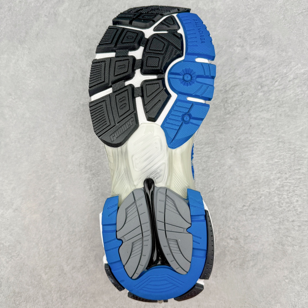 图片[9]-＃XA BALENCIAGA Runner Sneaker 巴黎世家七代慢跑系列低帮复古野跑潮流运动鞋老爹鞋 尼龙和网布材质 磨损效果 鞋头边缘印有尺码 背面浮印尺码 外侧印有跑者徽标 鞋舌刺绣 Balenciaga 品牌标识 鞋跟背面 Balenciaga品牌标识 材质采用65%聚氨酯、35%聚酯纤维 全新 Runner 鞋型轮廓借鉴于 2000 年初的复古线条 搭载大网眼面料制成鞋面基础 由粉色、白色尼龍与橡胶质地覆盖鞋面诠释线条感 当中透过几道手缝线与折损痕更是精准的掌握历经时间淬炼的破旧痕迹 延续其手法至鞋领、鞋跟、鞋带、中底等部分均饰有破损及脏污之貌 尤其是鞋领处与鞋带孔眼条更是采用不规则做旧技术将内容物泡棉随机露出 尺码：35 36 37 38 39 40 41 42 43 44 45 46-选品中心