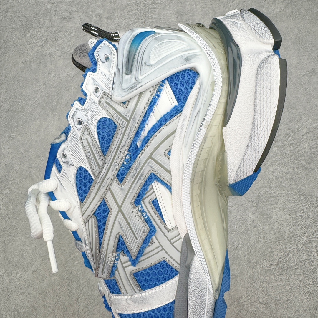 图片[7]-＃XA BALENCIAGA Runner Sneaker 巴黎世家七代慢跑系列低帮复古野跑潮流运动鞋老爹鞋 尼龙和网布材质 磨损效果 鞋头边缘印有尺码 背面浮印尺码 外侧印有跑者徽标 鞋舌刺绣 Balenciaga 品牌标识 鞋跟背面 Balenciaga品牌标识 材质采用65%聚氨酯、35%聚酯纤维 全新 Runner 鞋型轮廓借鉴于 2000 年初的复古线条 搭载大网眼面料制成鞋面基础 由粉色、白色尼龍与橡胶质地覆盖鞋面诠释线条感 当中透过几道手缝线与折损痕更是精准的掌握历经时间淬炼的破旧痕迹 延续其手法至鞋领、鞋跟、鞋带、中底等部分均饰有破损及脏污之貌 尤其是鞋领处与鞋带孔眼条更是采用不规则做旧技术将内容物泡棉随机露出 尺码：35 36 37 38 39 40 41 42 43 44 45 46-选品中心