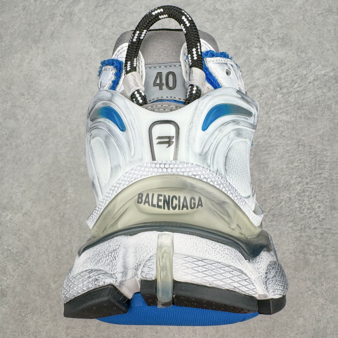 图片[8]-＃XA BALENCIAGA Runner Sneaker 巴黎世家七代慢跑系列低帮复古野跑潮流运动鞋老爹鞋 尼龙和网布材质 磨损效果 鞋头边缘印有尺码 背面浮印尺码 外侧印有跑者徽标 鞋舌刺绣 Balenciaga 品牌标识 鞋跟背面 Balenciaga品牌标识 材质采用65%聚氨酯、35%聚酯纤维 全新 Runner 鞋型轮廓借鉴于 2000 年初的复古线条 搭载大网眼面料制成鞋面基础 由粉色、白色尼龍与橡胶质地覆盖鞋面诠释线条感 当中透过几道手缝线与折损痕更是精准的掌握历经时间淬炼的破旧痕迹 延续其手法至鞋领、鞋跟、鞋带、中底等部分均饰有破损及脏污之貌 尤其是鞋领处与鞋带孔眼条更是采用不规则做旧技术将内容物泡棉随机露出 尺码：35 36 37 38 39 40 41 42 43 44 45 46-选品中心