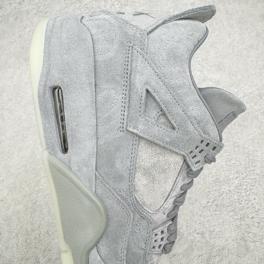 图片[7]-💰590 ＃GX/绿X 纯原福利‼KAWS x Air Jordan AJ4 \”Cool Grey\” 涂鸦联名酷灰 930155-003 圈内最强四代 独家外贸特供尺码含 45.5 49.5 50.5 耗时半年巨作 全套原纸板楦头开发 原厂特供皮料加持 确保原汁原味 完美呈现四代版型 一比一鞋头弧度高度鞋身弧度 数据细节工艺流程均保持原鞋一致 原厂TPU网格鞋带扣 正确内里网布 菱角分明不变形无多余毛边 柔软性质感一致于原鞋 市场唯一原厂鞋扣模具 背面可见隐藏注塑口 原厂织唛标 原厂飞人电绣工艺 尾指中部跳三针 独家绑鞋带手法 印刷中底布 四线拉帮 米色美纹纸贴合固定 进口港宝加持 后跟自然饱满 全鞋荧光划线卡点 追求极致完美 每一双都是工艺品 多重QC质检 超越公司货的品控标准 实实在在的免检产品 尺码：40 40.5 41 42 42.5 43 44 44.5 45 45.5 46 47.5 48.5 49.5 50.5 编码：by6936050-运动鞋