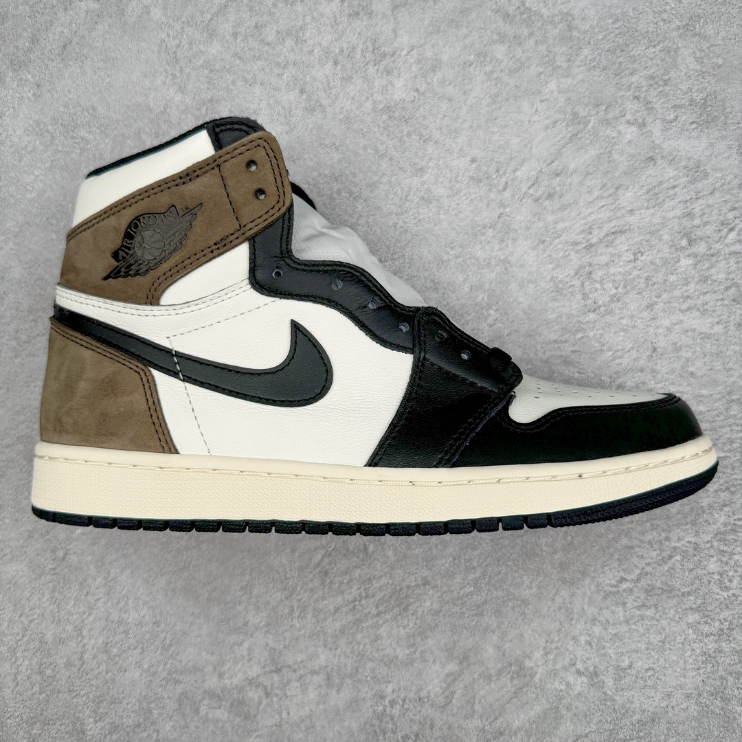 ＃FK纯原 Air Jordan AJ1 Retro High 高帮黑摩卡小倒钩 555088-105 高端零售特供批次 产品品控稳定性领先行业 各方面均可对飙L版 良心定价不杀猪 SZ原厂全套原楦原纸板冲刀磨具开发 原厂皮料加持 原厂港宝加持定型后跟R度完美 同源原厂电绣 飞翼针数密度立体效果一致 百分百一致原鞋 原厂拉帮工艺 针距密度一致 后跟弧度收口自然不对折 极致一眼正品既视感 进口玻璃冲刀皮料裁剪零毛边 全鞋电脑针车工艺 品控清洁度最高QC检验标准 免检产品 原厂订购鞋盒、鞋标、防尘纸、鞋撑、鞋带 追求极致的原厂味道 尺码：40 40.5 41 42 42.5 43 44 44.5 45 46 47.5-选品中心