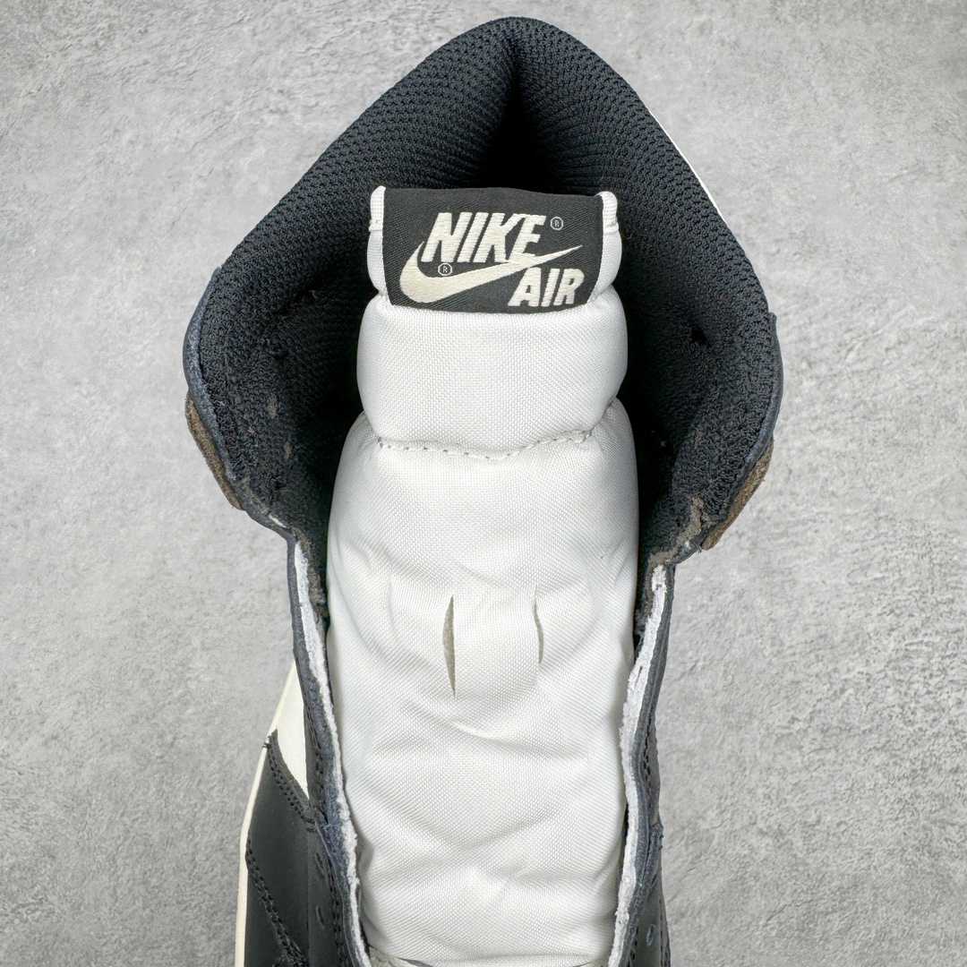图片[5]-＃FK纯原 Air Jordan AJ1 Retro High 高帮黑摩卡小倒钩 555088-105 高端零售特供批次 产品品控稳定性领先行业 各方面均可对飙L版 良心定价不杀猪 SZ原厂全套原楦原纸板冲刀磨具开发 原厂皮料加持 原厂港宝加持定型后跟R度完美 同源原厂电绣 飞翼针数密度立体效果一致 百分百一致原鞋 原厂拉帮工艺 针距密度一致 后跟弧度收口自然不对折 极致一眼正品既视感 进口玻璃冲刀皮料裁剪零毛边 全鞋电脑针车工艺 品控清洁度最高QC检验标准 免检产品 原厂订购鞋盒、鞋标、防尘纸、鞋撑、鞋带 追求极致的原厂味道 尺码：40 40.5 41 42 42.5 43 44 44.5 45 46 47.5-选品中心