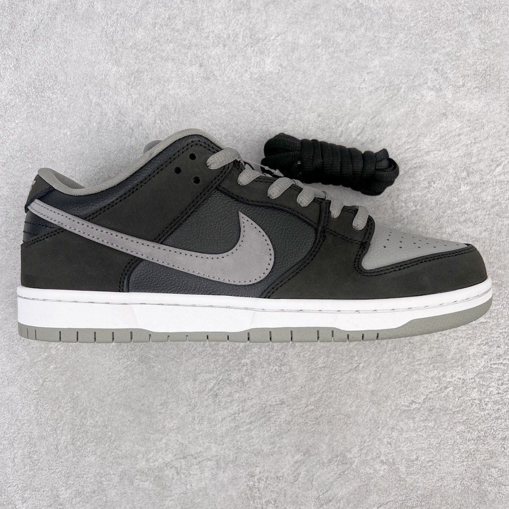 图片[5]-💰240 ＃N版纯原 NK SB Dunk Low 系列 东南亚外贸特供订单 原厂Sadesa D7 皮料 细纹排气孔完全一致 全套原楦原模倾力打造完美版型 独家原厂航空铝磨具打磨大底 鞋头坡度极致还原 无解鞋型 原盒原配 圈内天花板工艺 原厂冲刀 超高清洁度 全鞋零毛边皮料切割 采用原厂百宏鞋带以及原厂百宏织唛舌标 内标可供原厂几率过验 原厂中底布点胶 原厂中底布拉帮走线遵循公司 SIZE：35.5 36 36.5 37.5 38 38.5 39 40 40.5 41 42 42.5 43 44 44.5 45 46 47.5 编码：by3936010-运动鞋