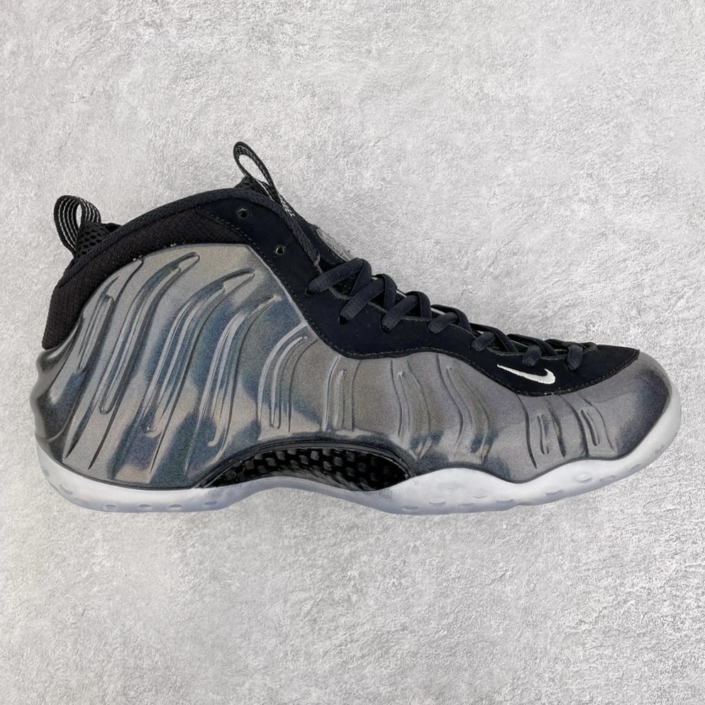 💰440 NK Air Foamposite One 伯爵喷 莞产原底面 公司渠道同模具 鞋型发泡360度无死角 双层Zoom气垫植入 中底完美注胶 搭载原厂碳纤维材质 诞生于1997年的NK Air Foamposite系列可以说是整个球鞋历史上最为经典的系列之一 也就是我们常说的“喷”和“泡” 其中“喷”由Foamposite One代言人Penny的英文音译而来 而“泡”则来源于另一款鞋型 Foamposite Pro中\”pro\”的音译 在诞生初期 由于高昂的造价以及超前的外形 Foamposite系列的反对者不在少数 甚至有人认为这款鞋会毁掉整个球鞋行业 但事实证明这双灵感来自于甲虫 自带“黑科技”鞋面以及双层Zoom+大块碳板的太空球鞋不仅受到了大众的接受与追捧 并且成功的影响了篮球鞋的发展 SIZE：38.5 39 40 40.5 41 42 42.5 43 44 44.5 45 46 编码：by5936010-运动鞋