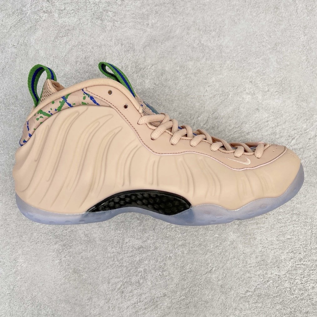 💰510 NK Air Foamposite One 奶茶喷 货号：AA3963-200 莞产原底面 公司渠道同模具 鞋型发泡360度无死角 双层Zoom气垫植入 中底完美注胶 搭载原厂碳纤维材质 诞生于1997年的NK Air Foamposite系列可以说是整个球鞋历史上最为经典的系列之一 也就是我们常说的“喷”和“泡” 其中“喷”由Foamposite One代言人Penny的英文音译而来 而“泡”则来源于另一款鞋型 Foamposite Pro中\”pro\”的音译 在诞生初期 由于高昂的造价以及超前的外形 Foamposite系列的反对者不在少数 甚至有人认为这款鞋会毁掉整个球鞋行业 但事实证明这双灵感来自于甲虫 自带“黑科技”鞋面以及双层Zoom+大块碳板的太空球鞋不仅受到了大众的接受与追捧 并且成功的影响了篮球鞋的发展 SIZE：38.5 39 40 40.5 41 42 42.5 43 44 44.5 45 46 编码：by5936080-运动鞋